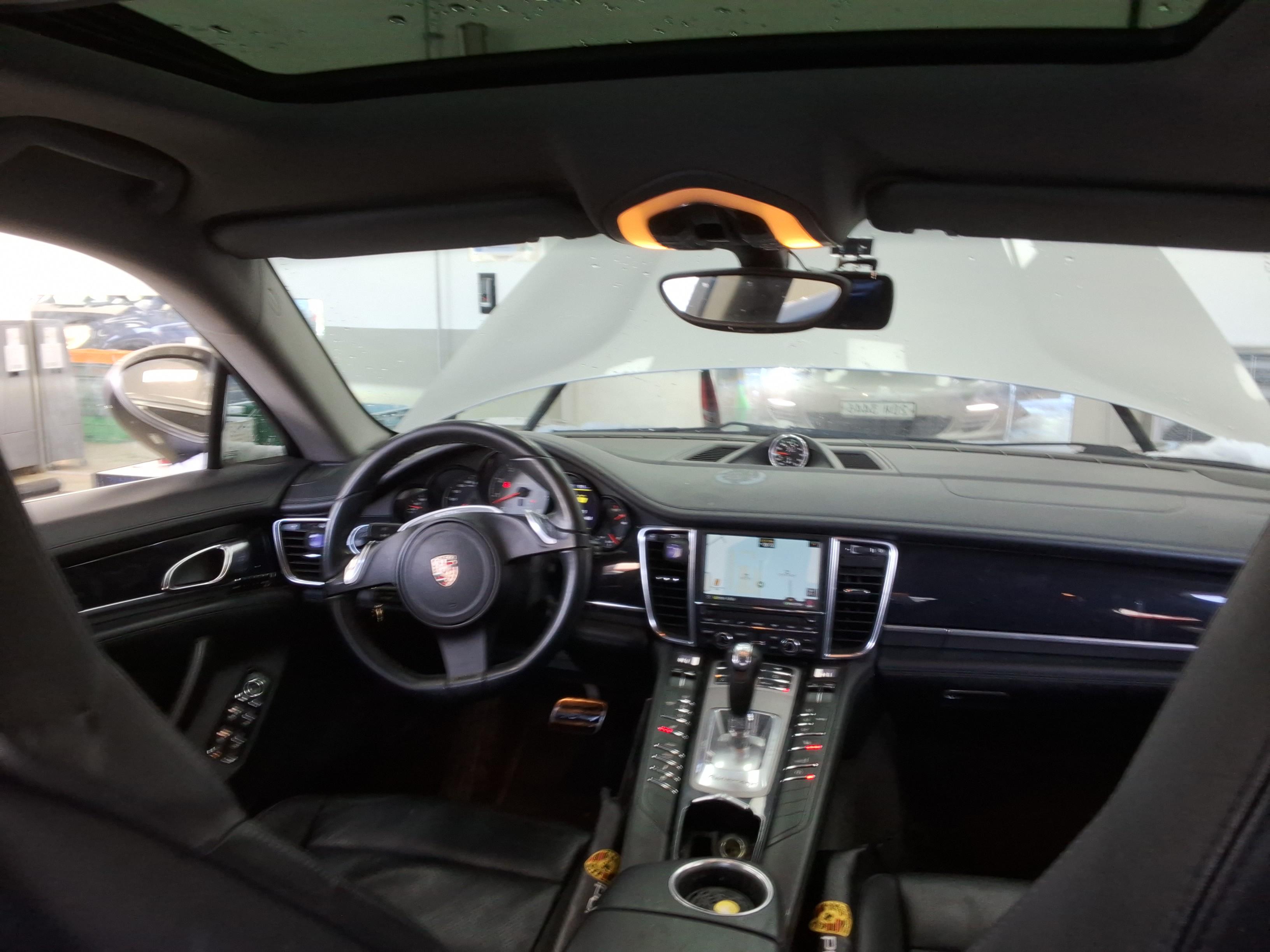 Porsche Panamera - 13