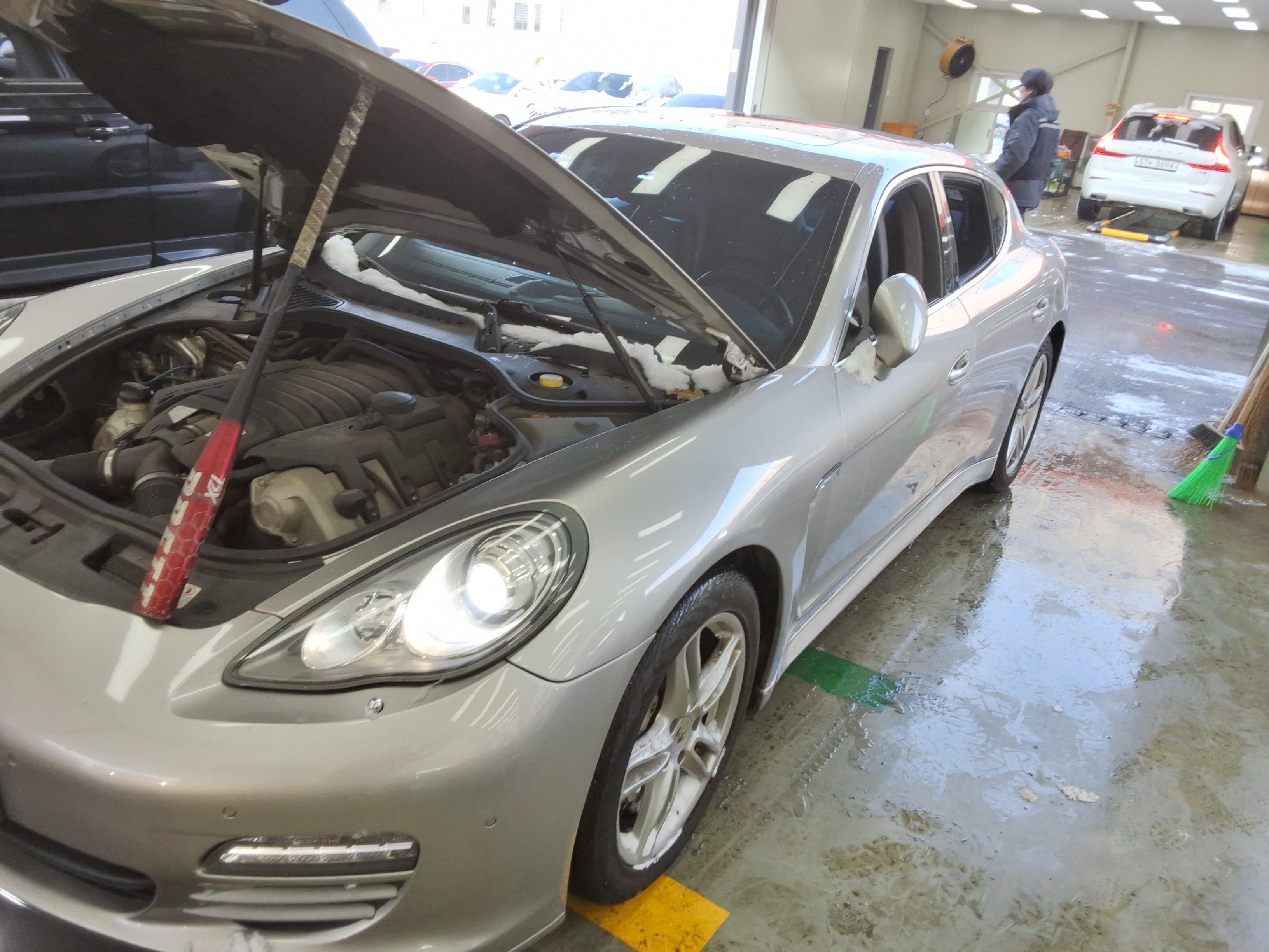 Porsche Panamera - 20
