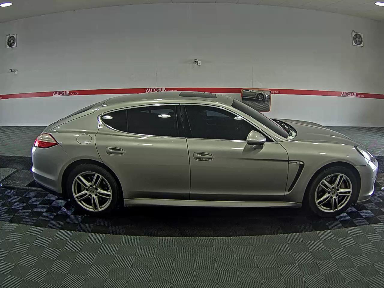 Porsche Panamera - 3
