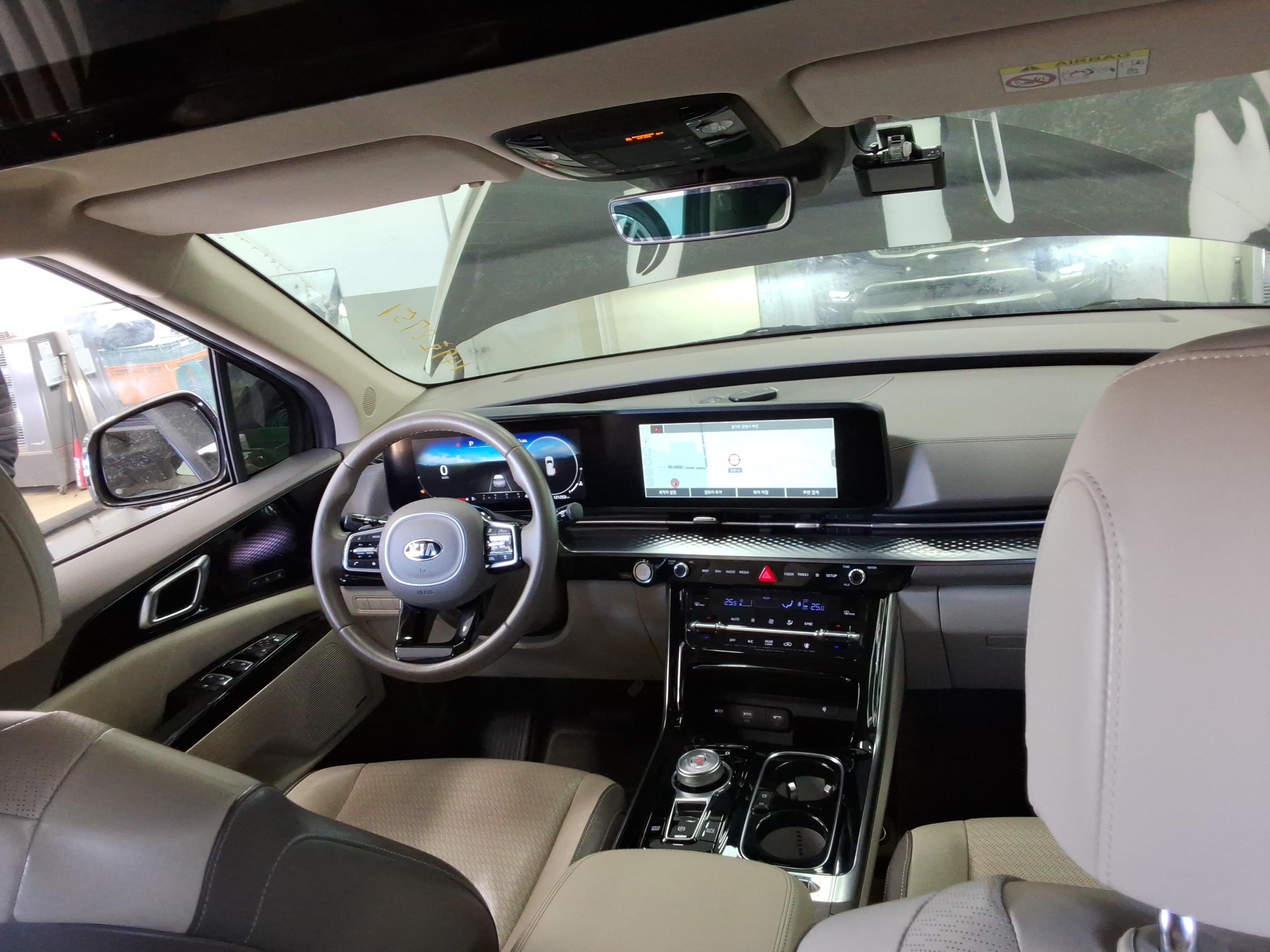 Kia SEDONA 2021 - Image 13