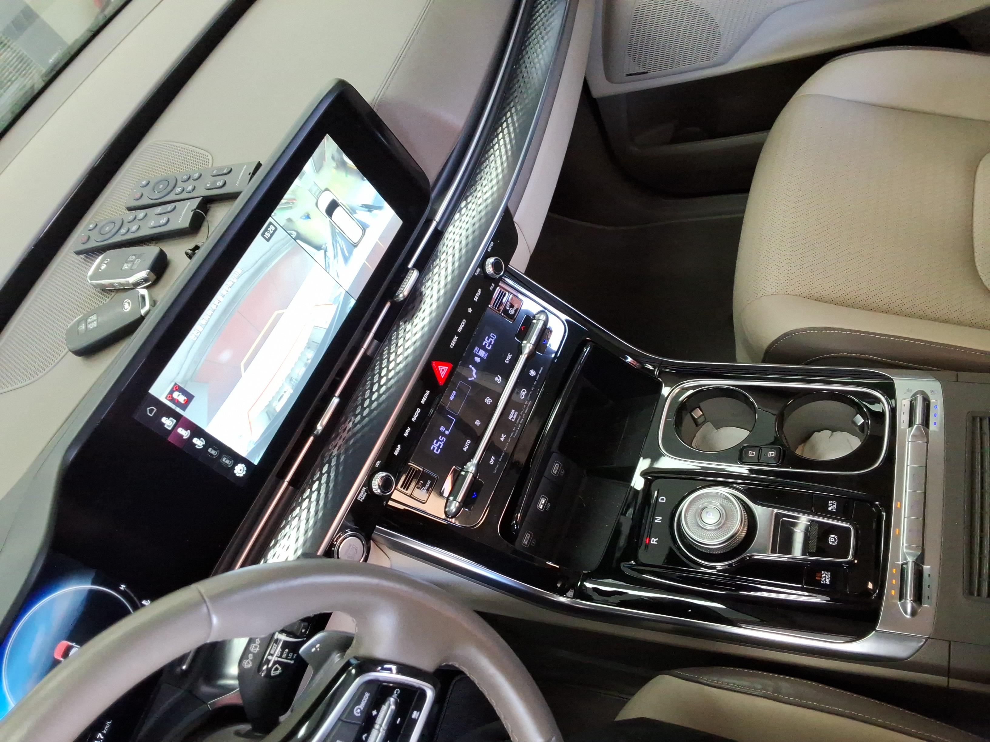 Kia SEDONA 2021 - Image 16