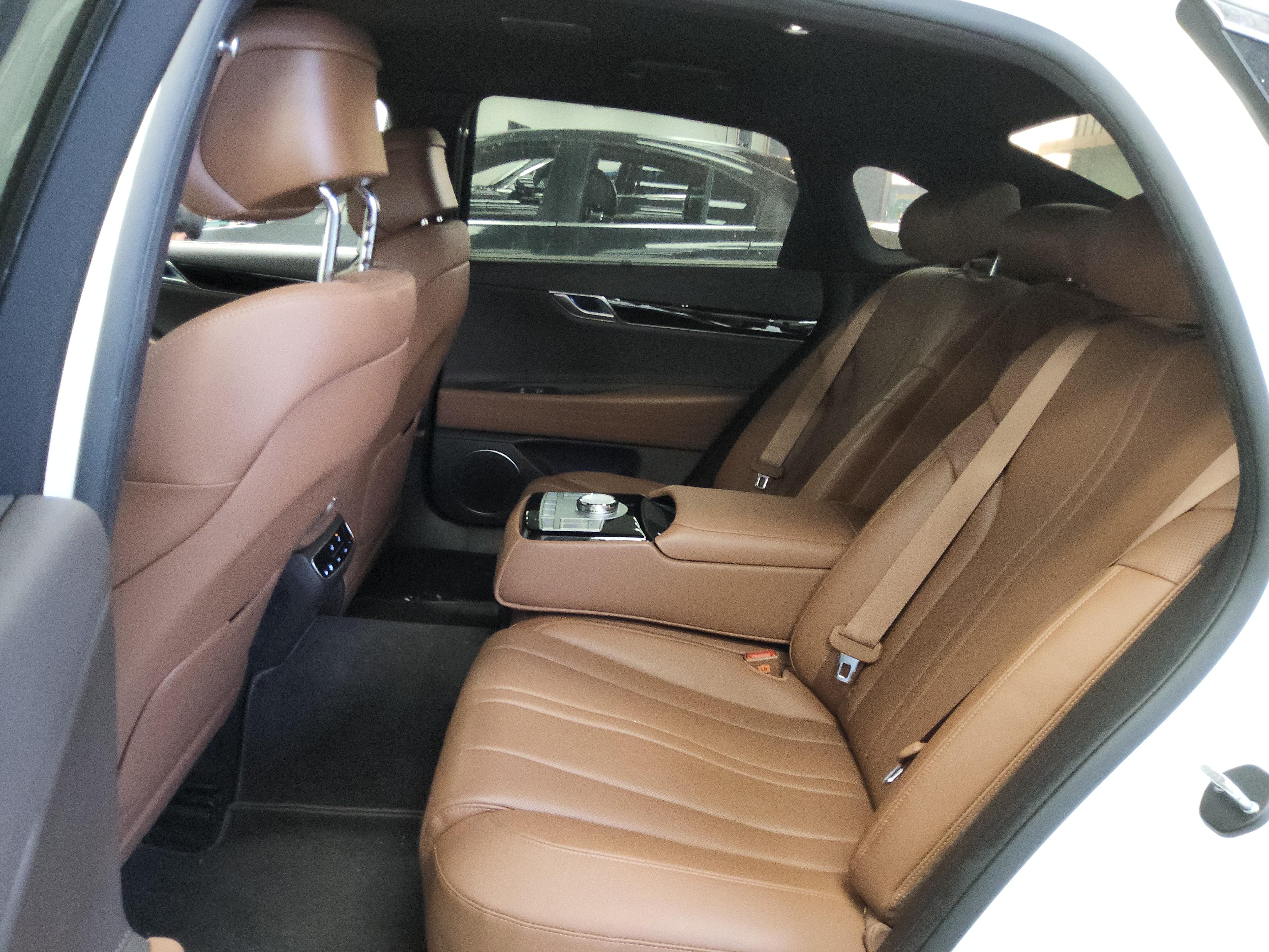Genesis G80 - 11