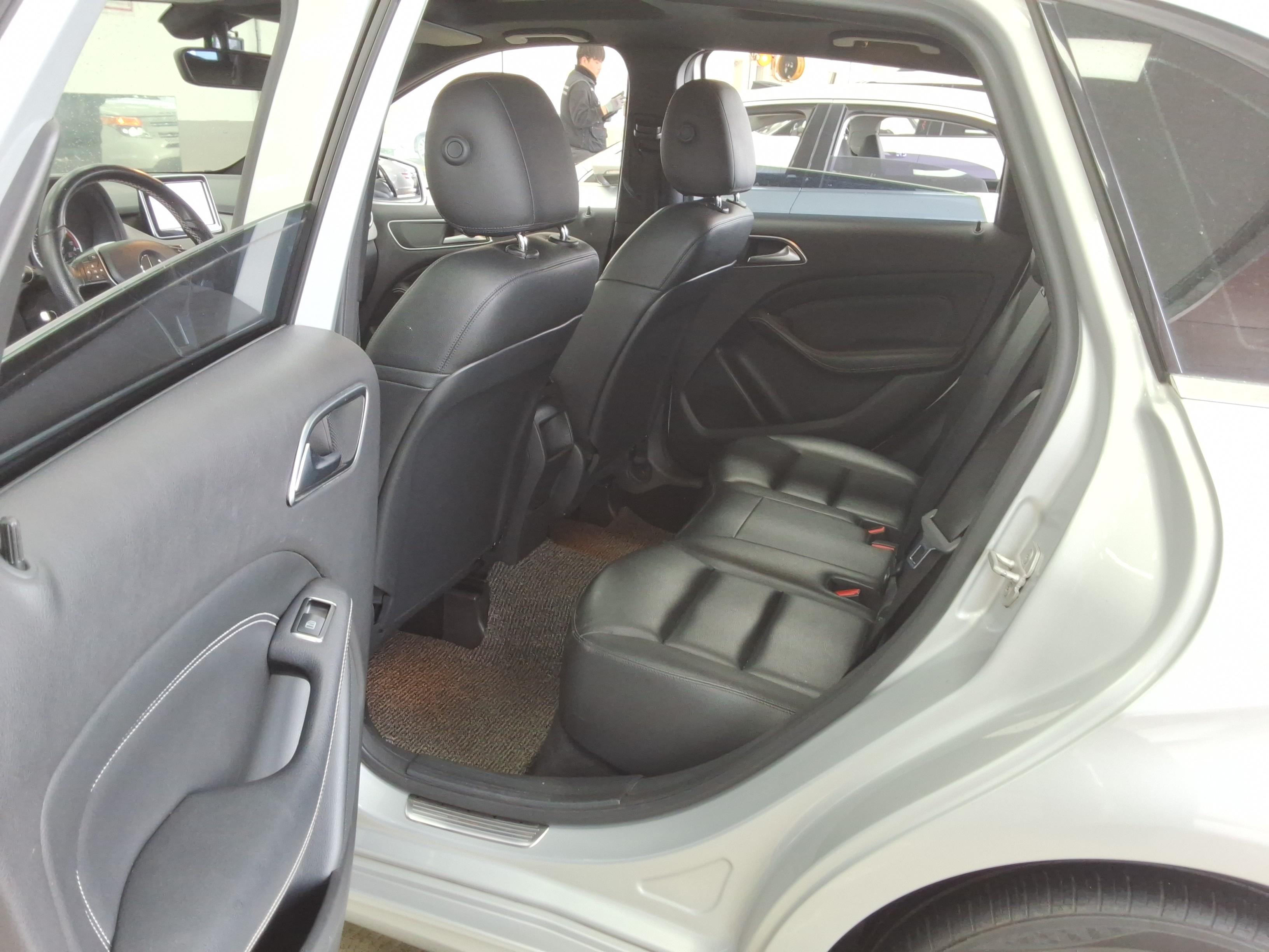 Mercedes-Benz B-Class 2013 - Image 10