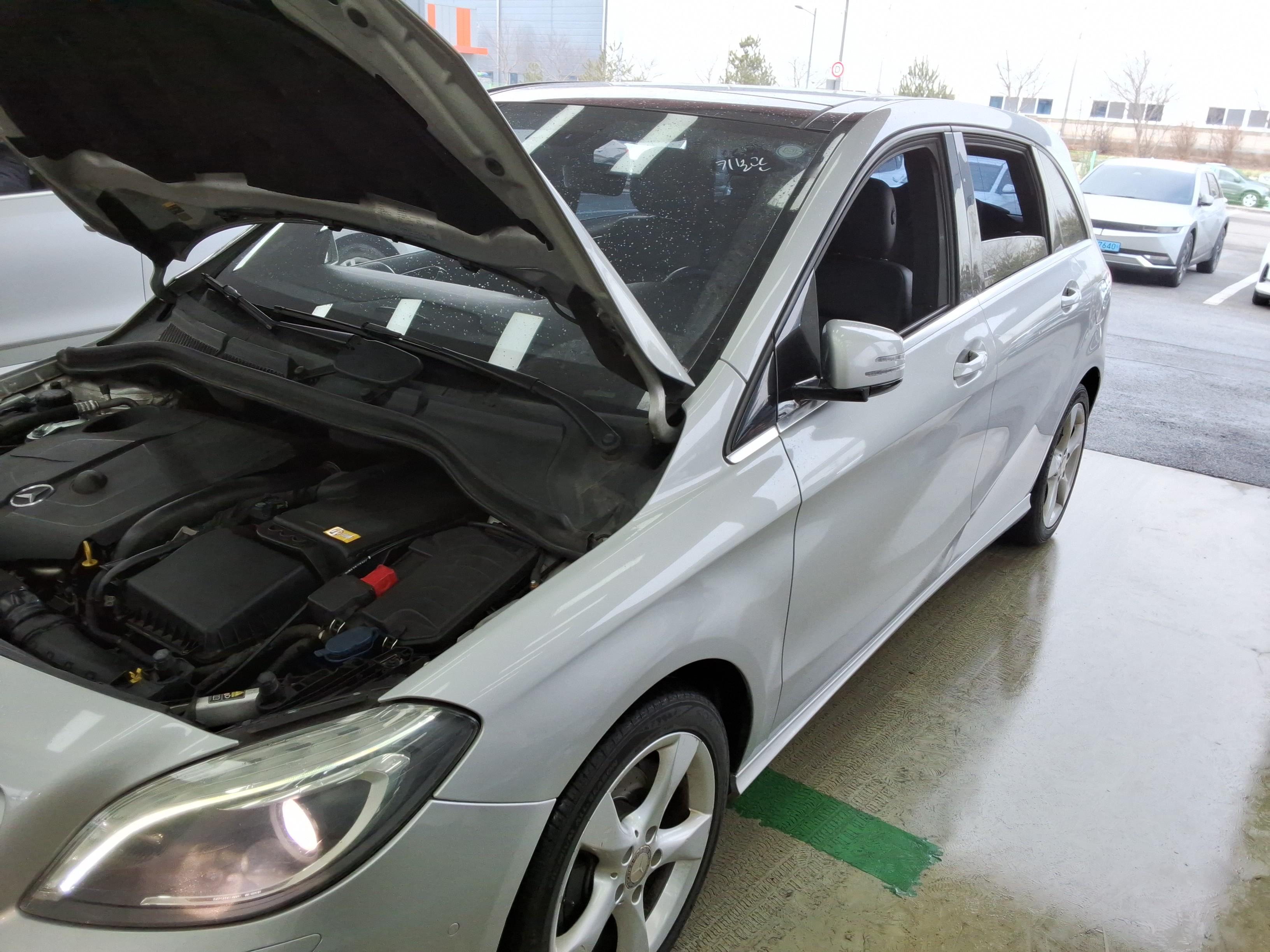 Mercedes-Benz B-Class 2013 - Image 21