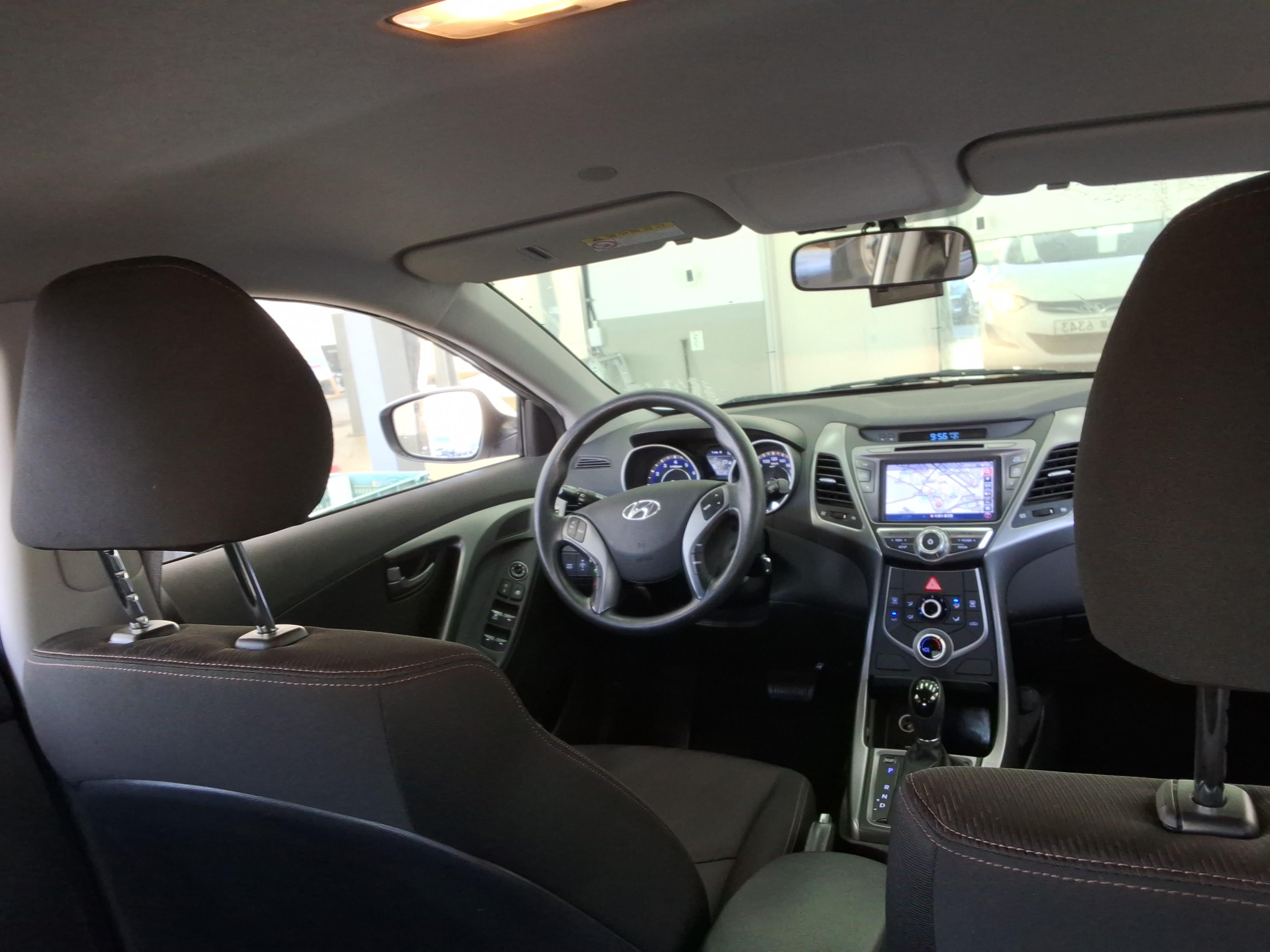 Hyundai Elantra 2015 - Image 13