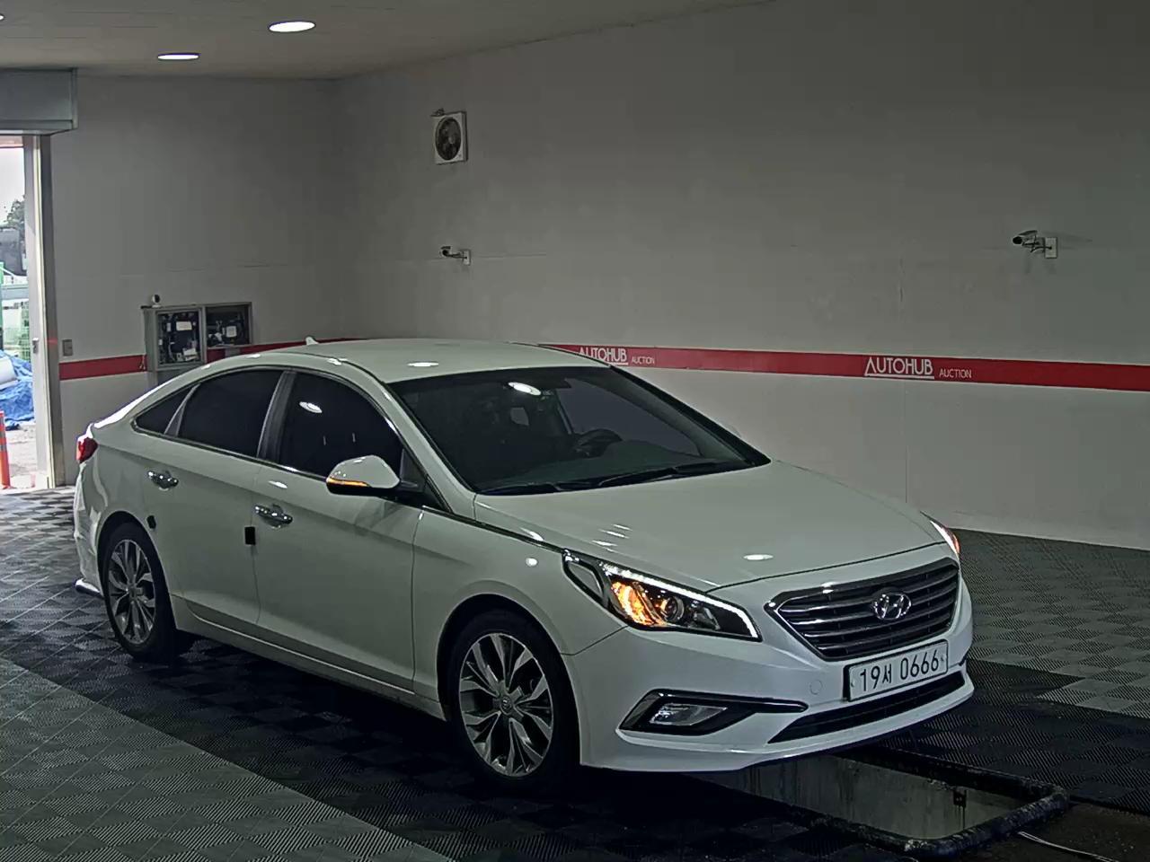 Hyundai Sonata 2016 - Image 2
