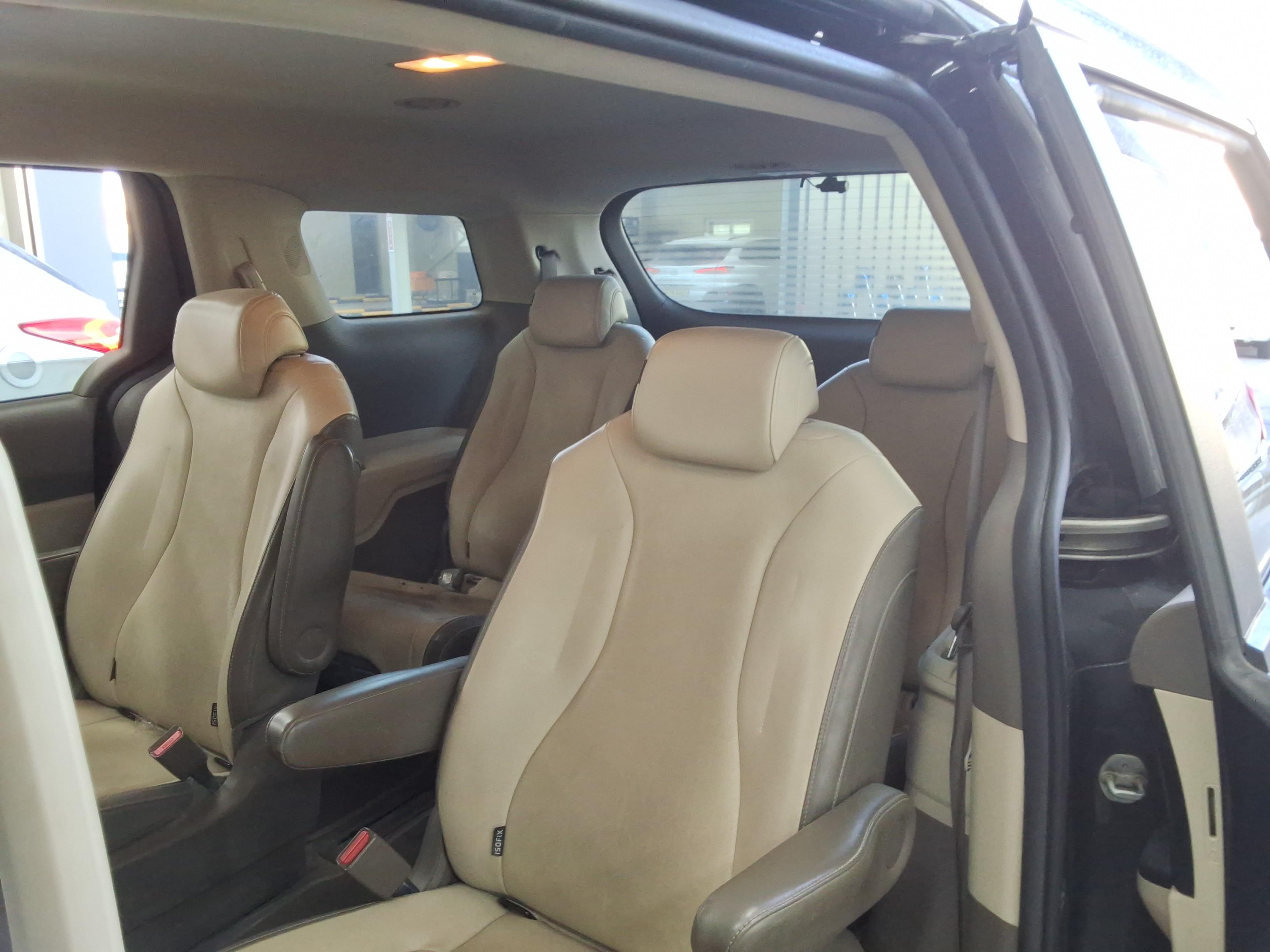 Kia SEDONA 2021 - Image 12