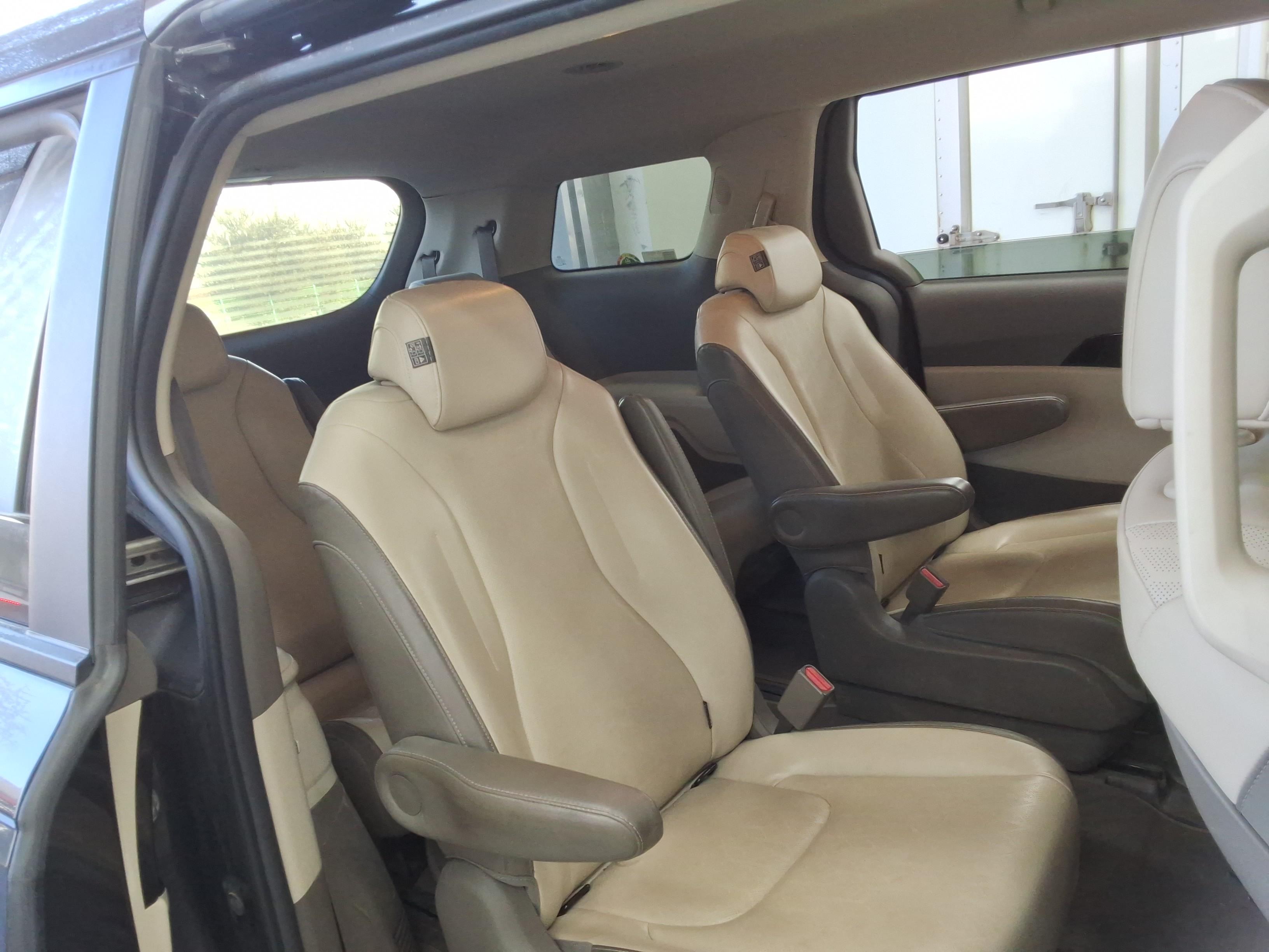 Kia SEDONA 2021 - Image 13