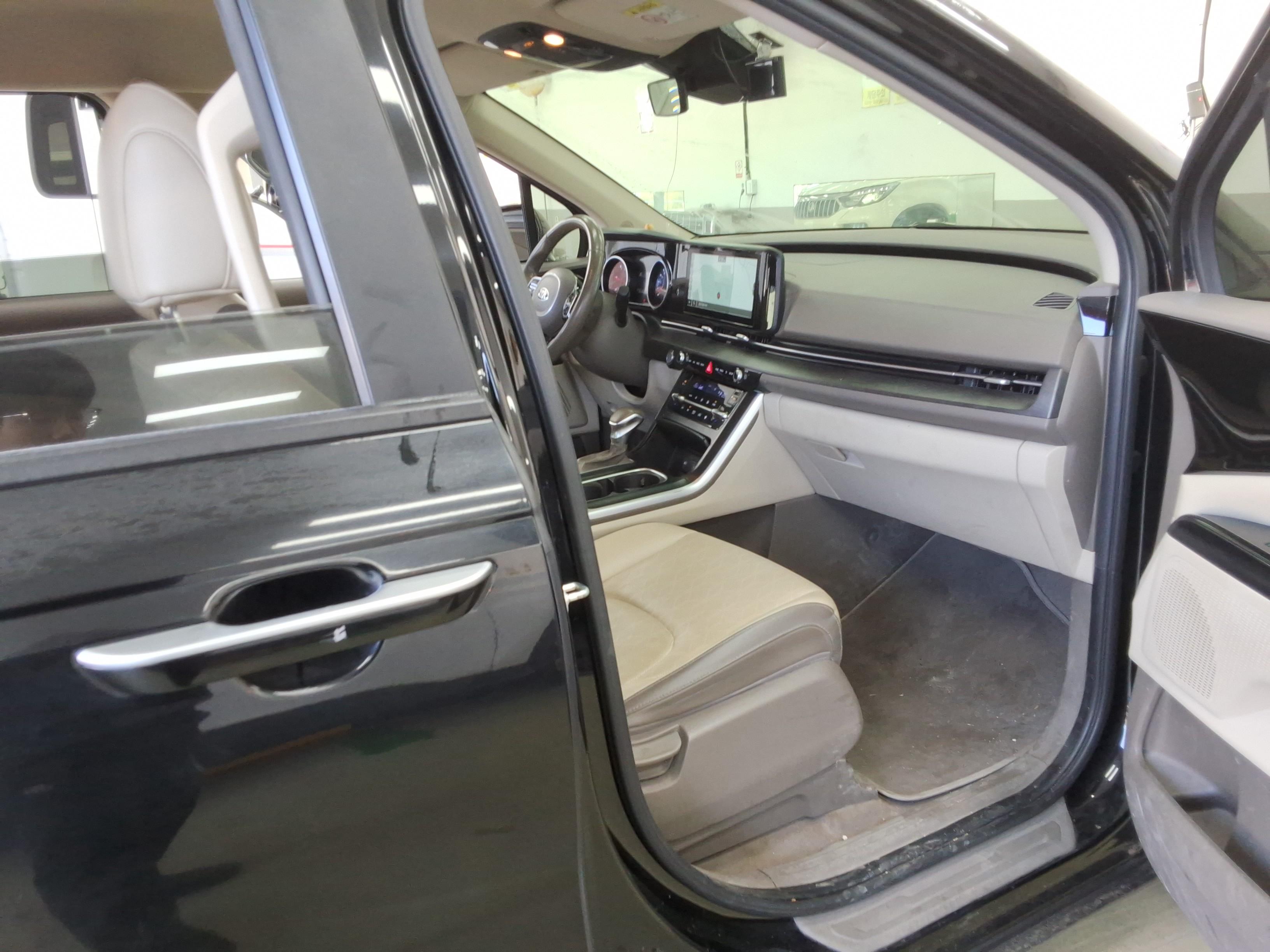 Kia SEDONA 2021 - Image 14