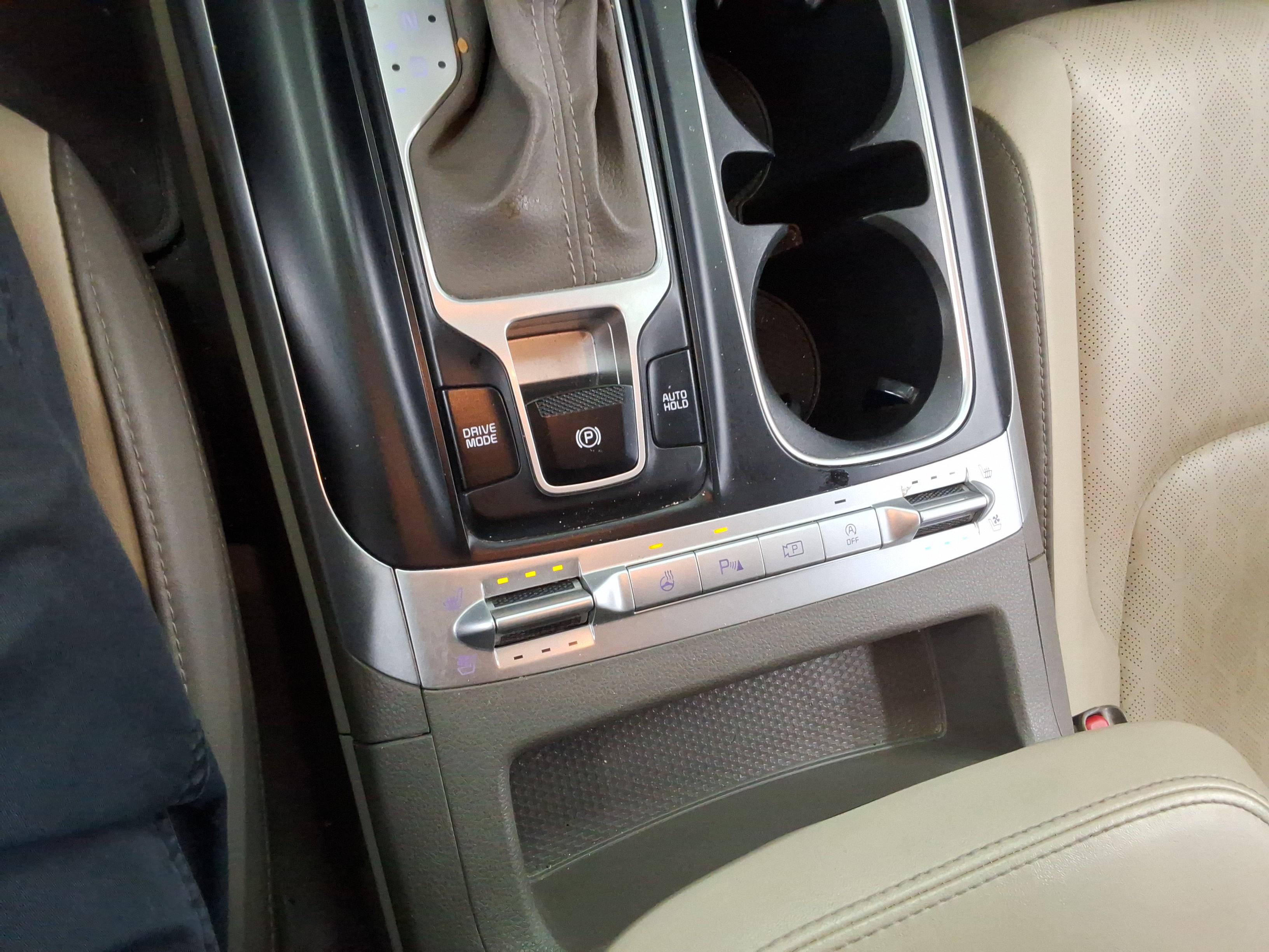 Kia SEDONA 2021 - Image 21