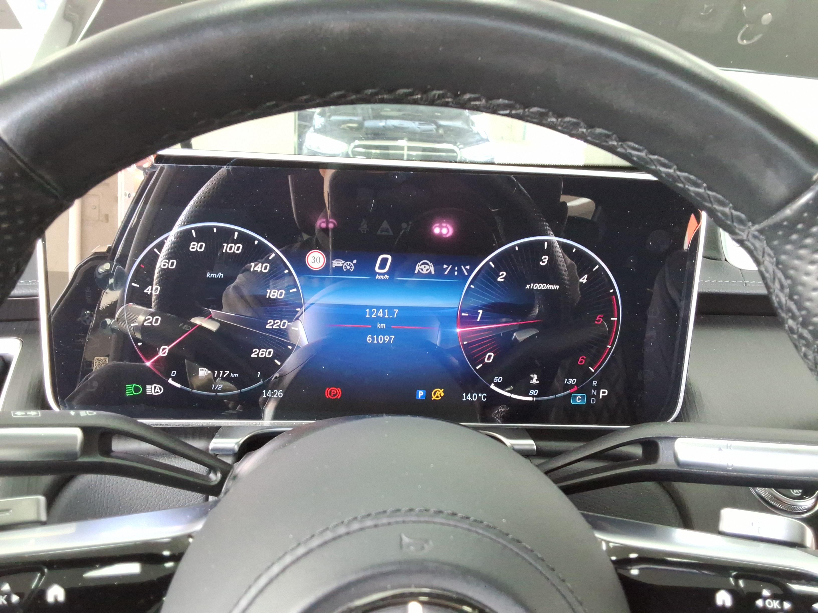 مرسيدس بنز إس كلاس 2023 - صورة 8