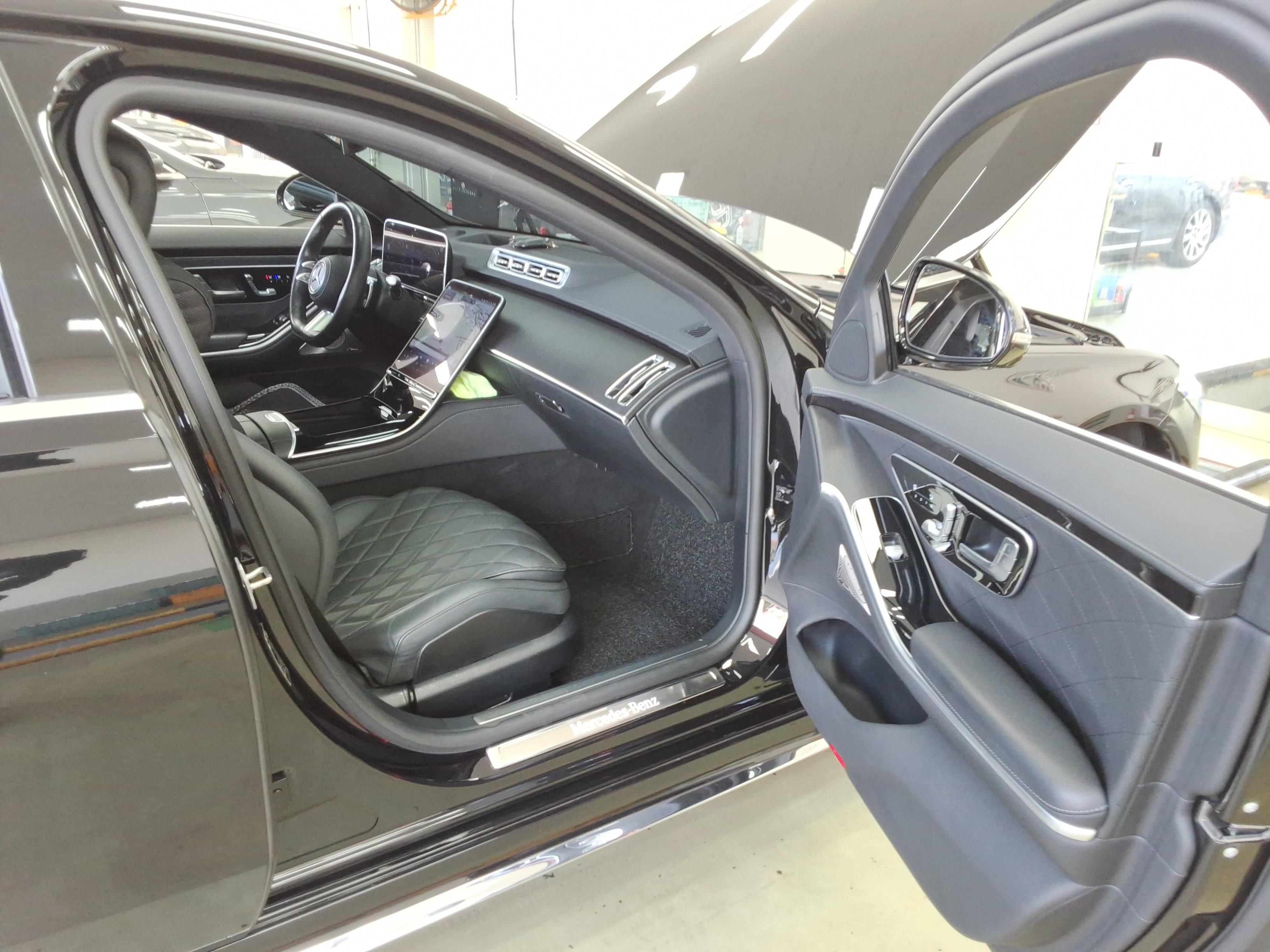 مرسيدس بنز إس كلاس 2023 - صورة 12