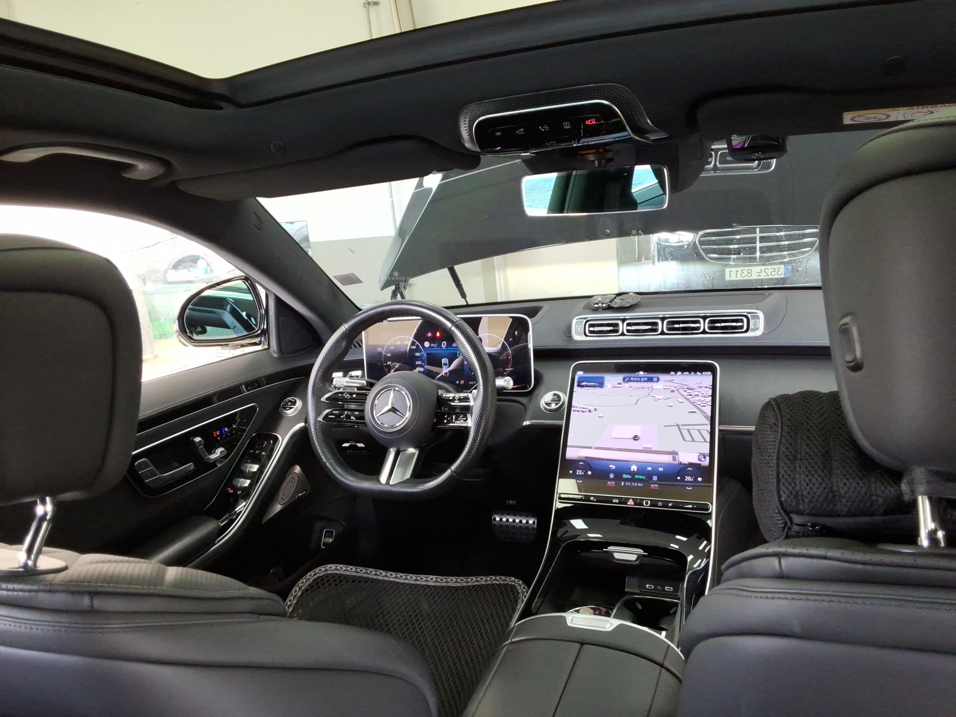 مرسيدس بنز إس كلاس 2023 - صورة 13