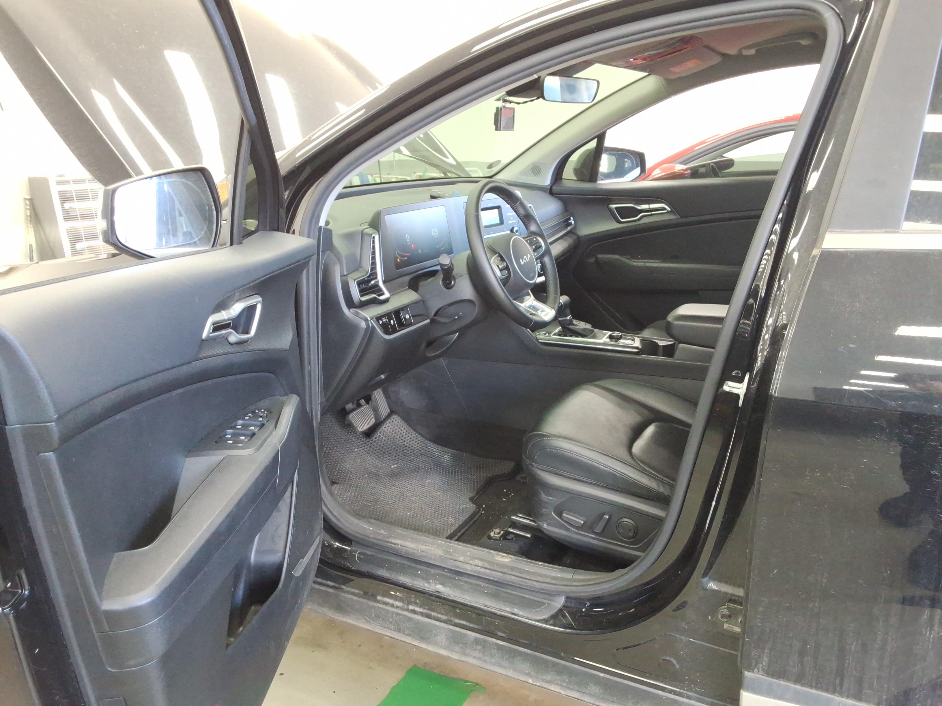 2022 - kia sportage