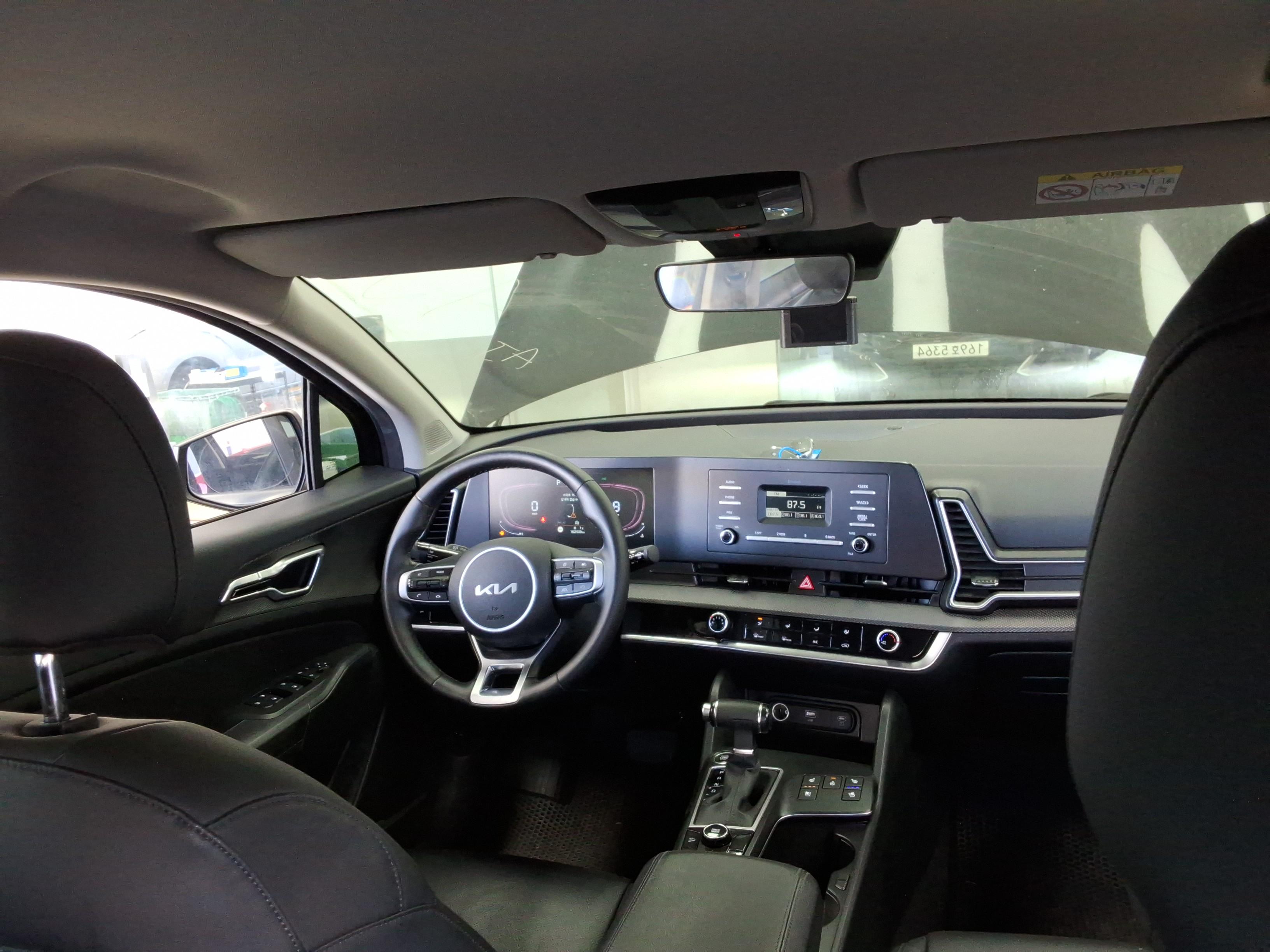 2022 - kia sportage