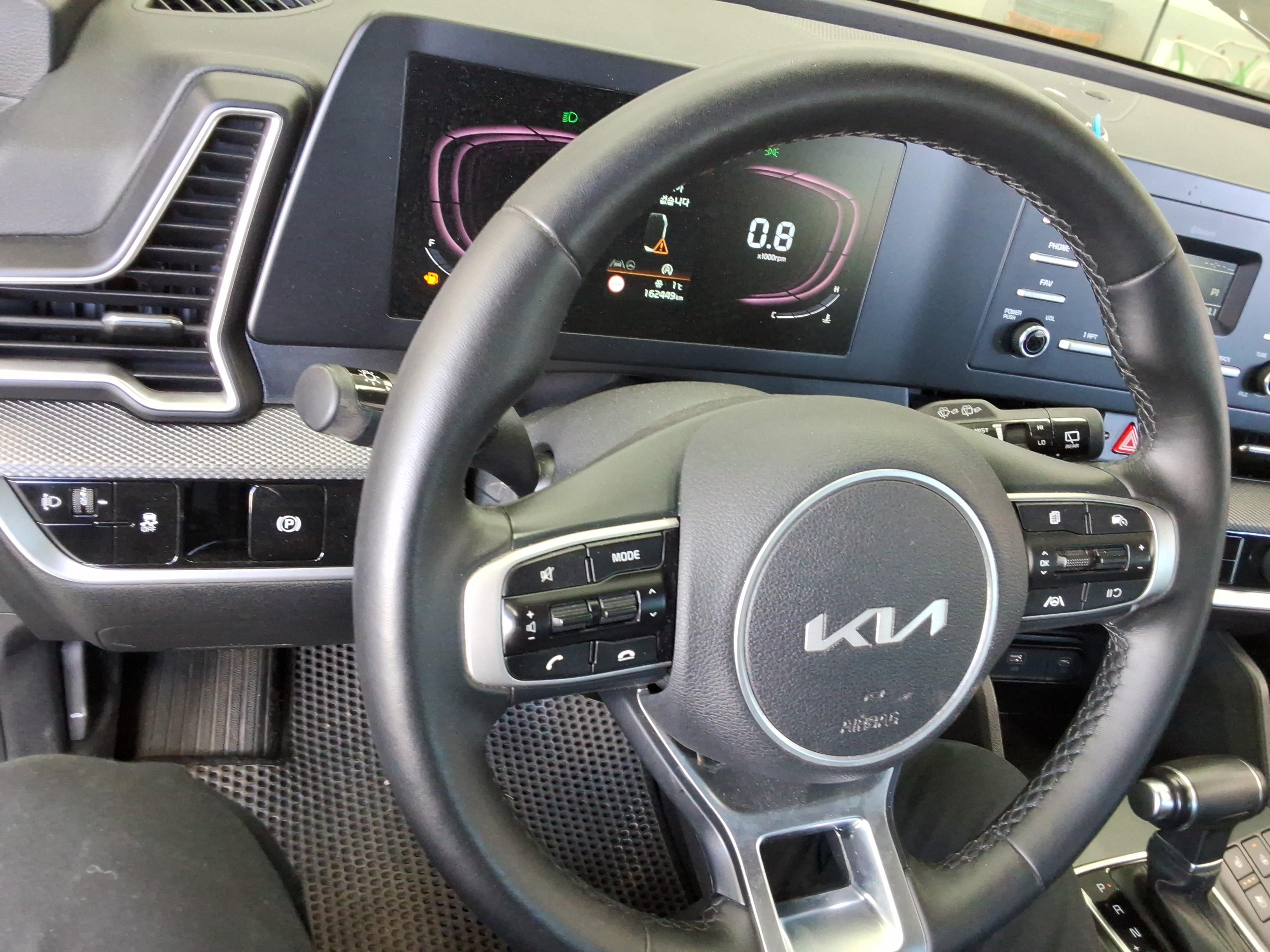 2022 - kia sportage
