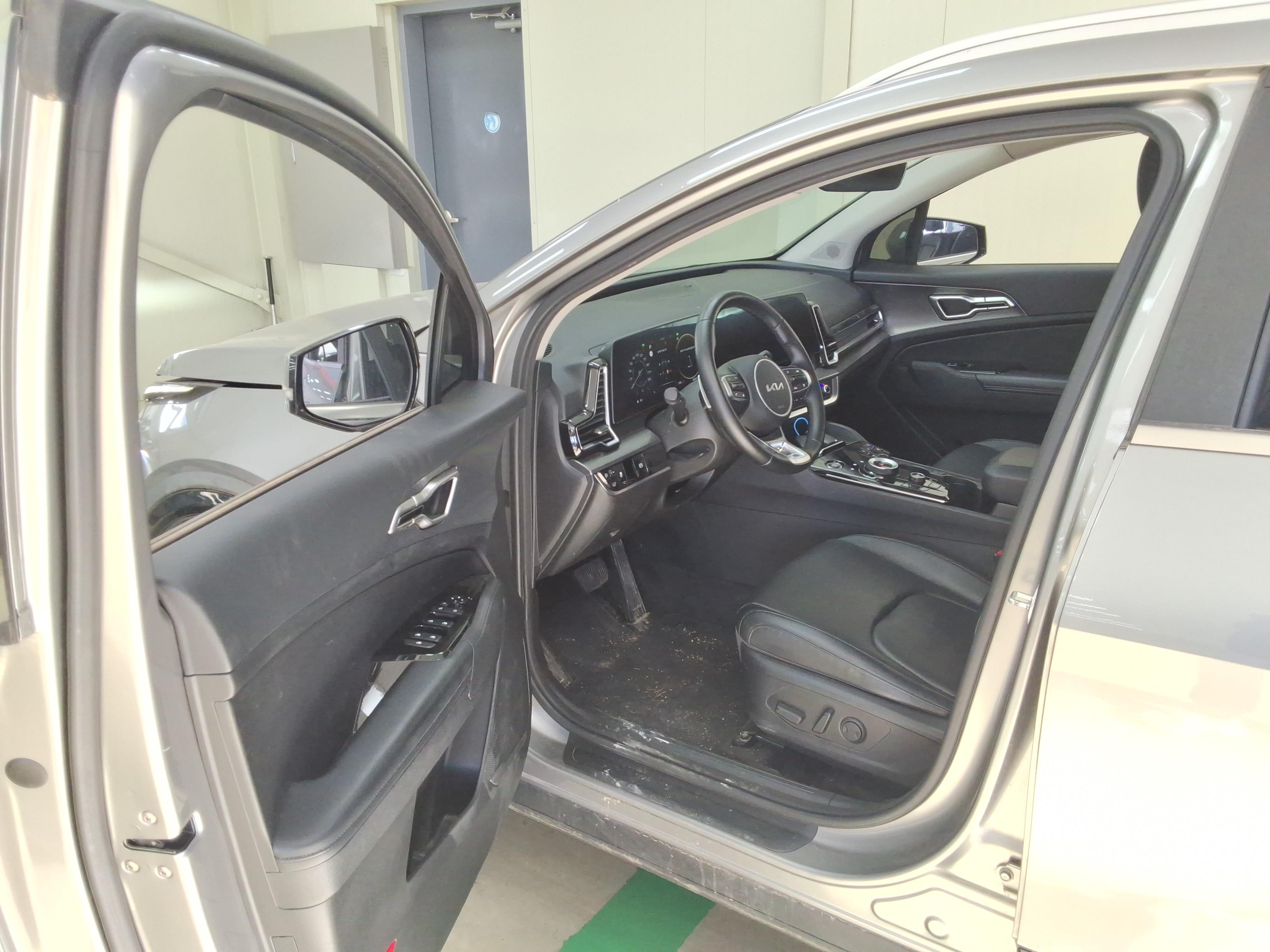 2022 - kia sportage