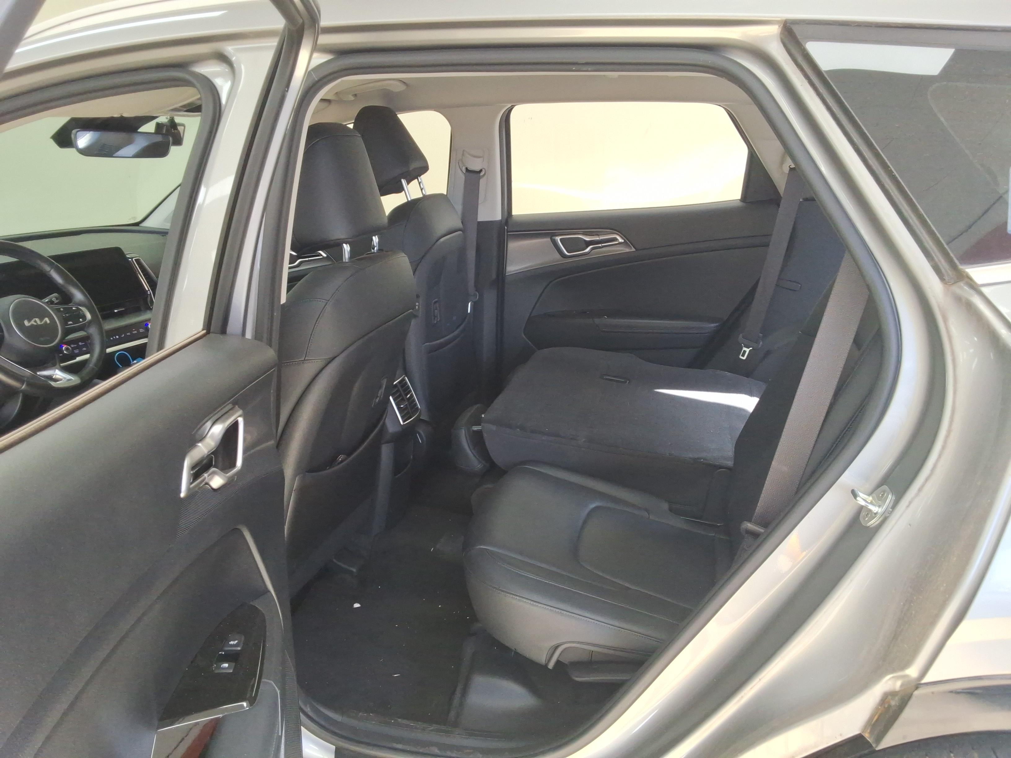 2022 - kia sportage