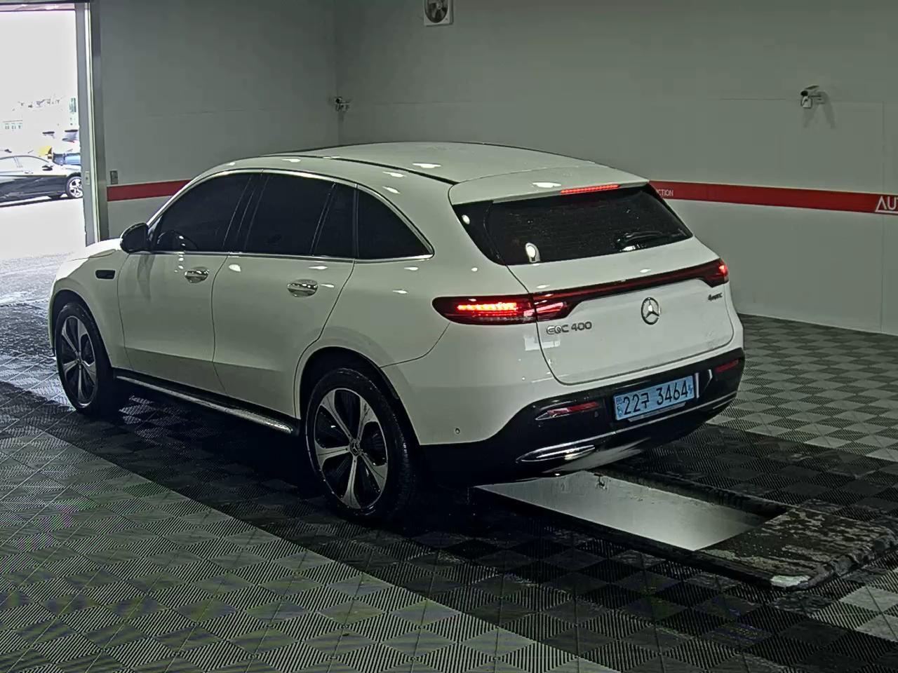 مرسيدس بنز EQC - 5