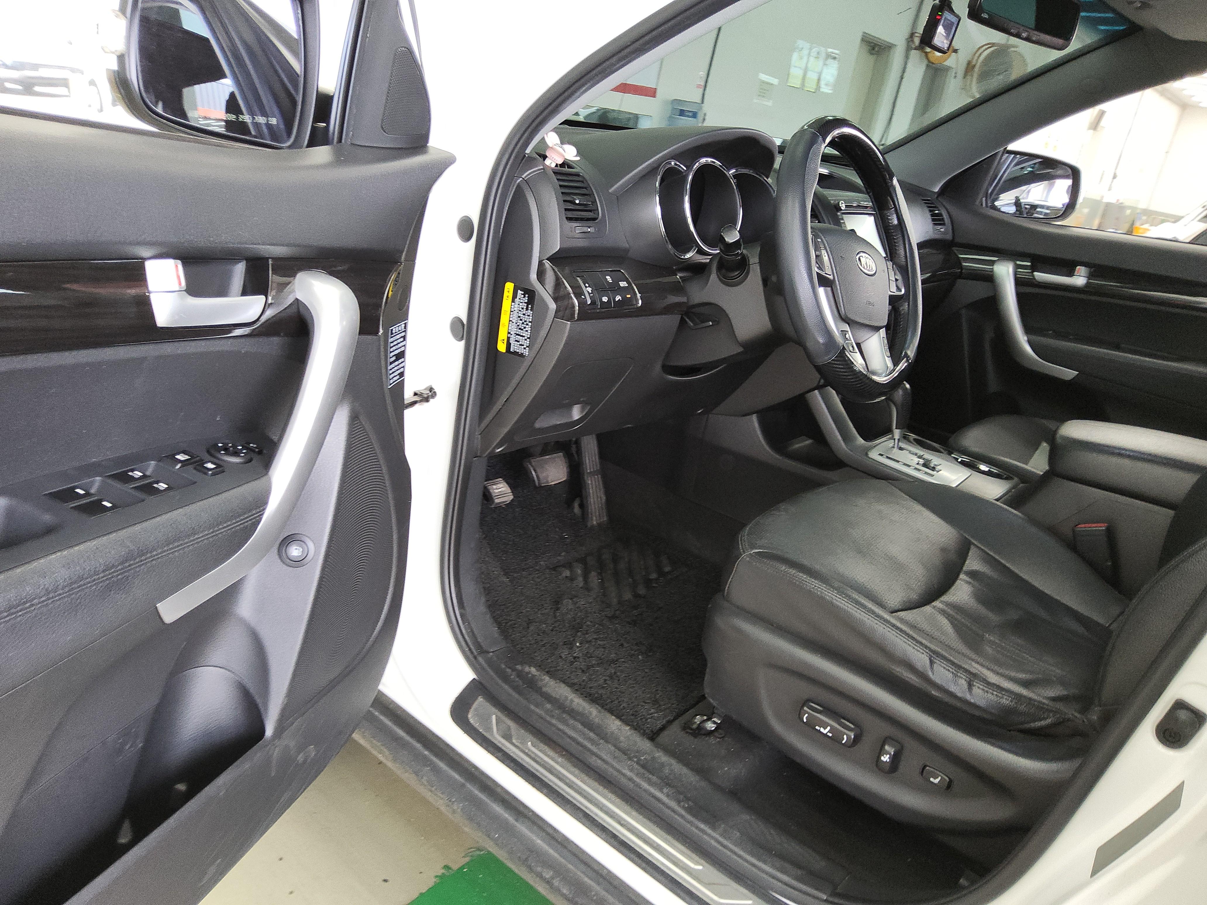 Kia Sorento 2011 - Image 9