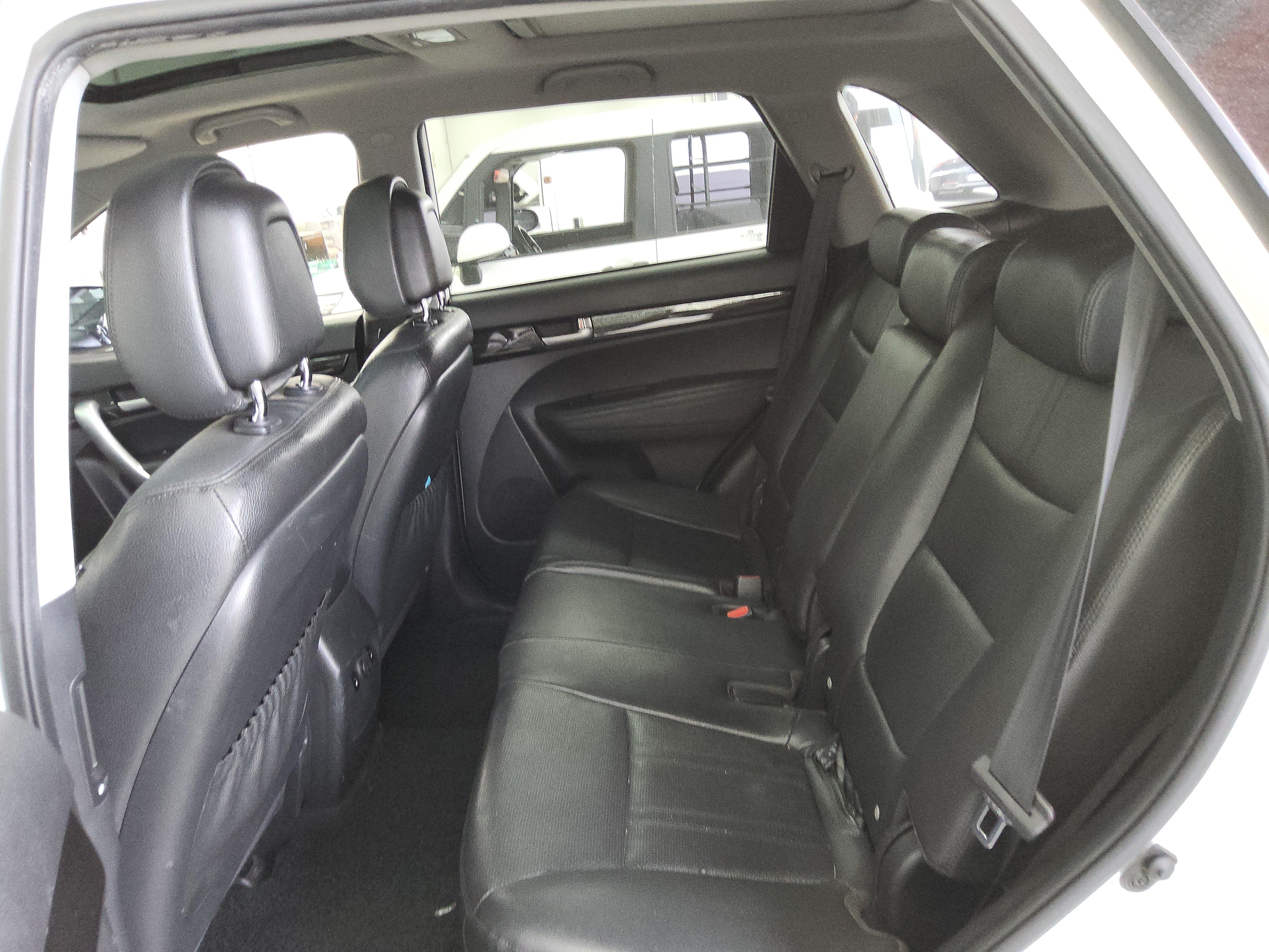 Kia Sorento 2011 - Image 11