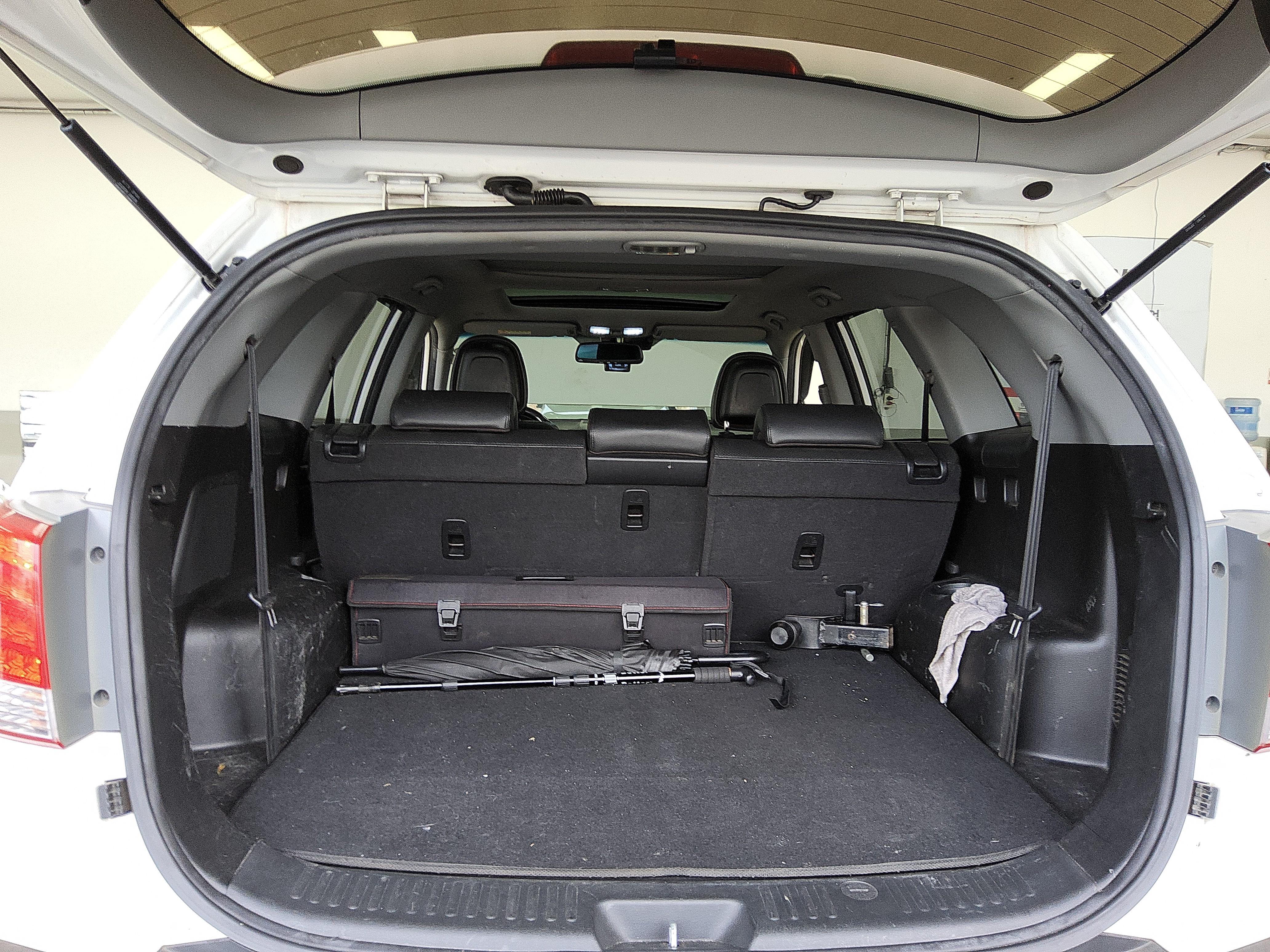 Kia Sorento 2011 - Image 12