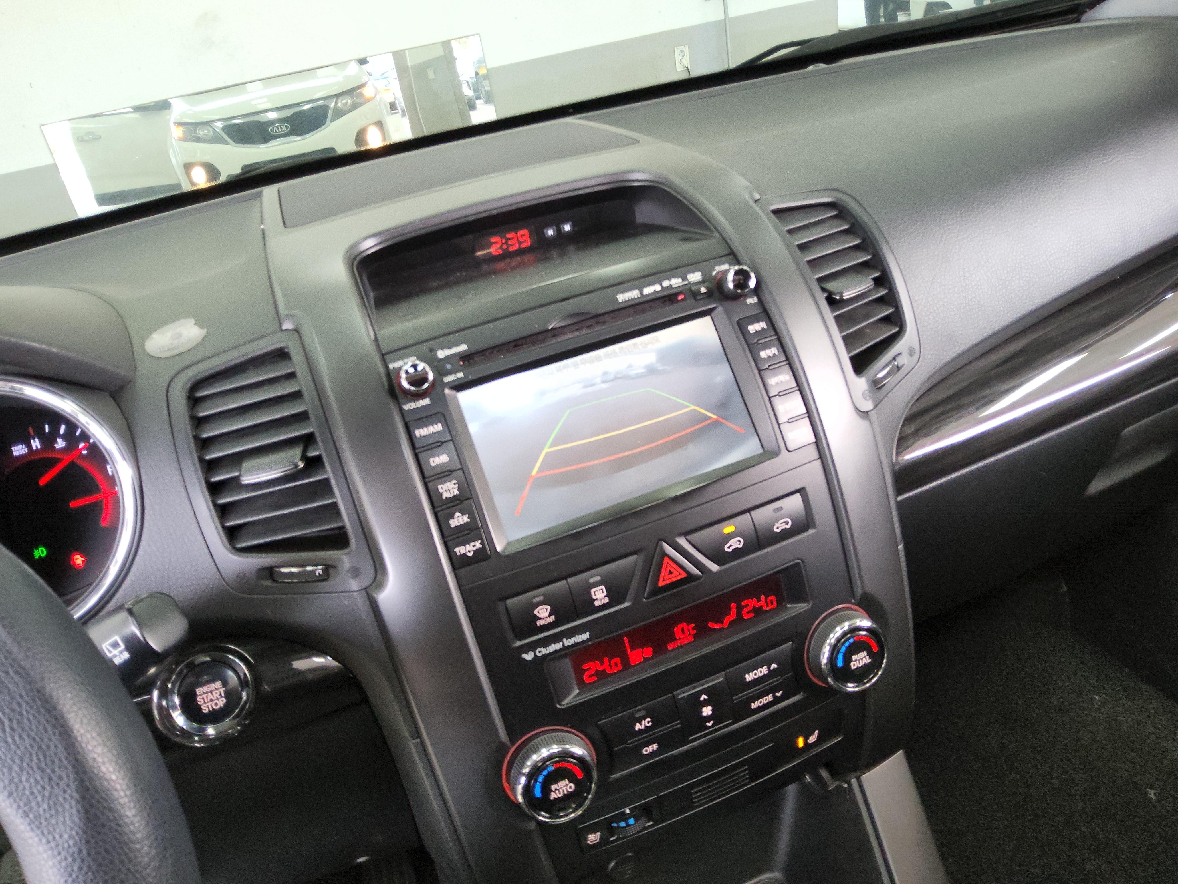 Kia Sorento 2011 - Image 16