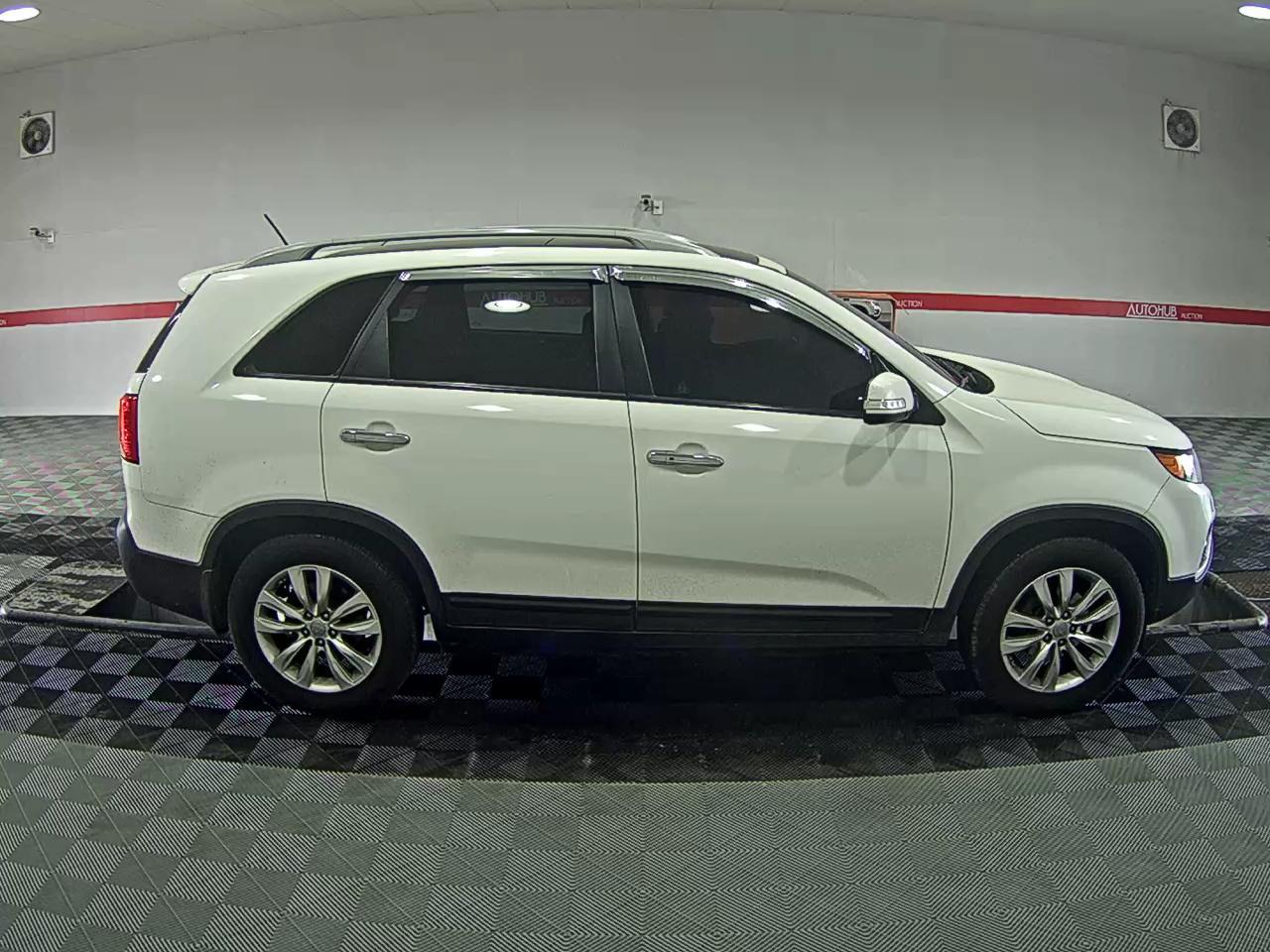 Kia Sorento 2011 - Image 3