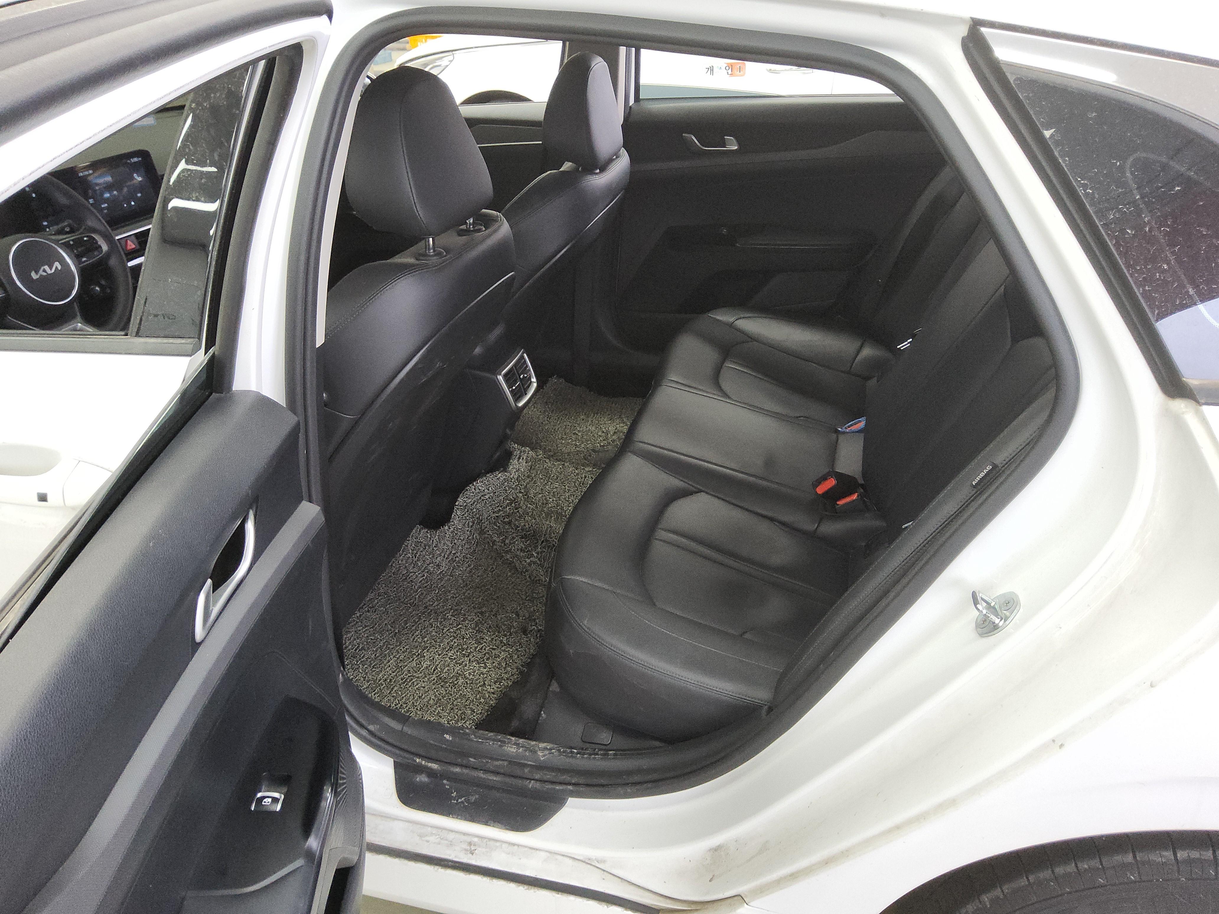 Kia K5 2024 - Image 11