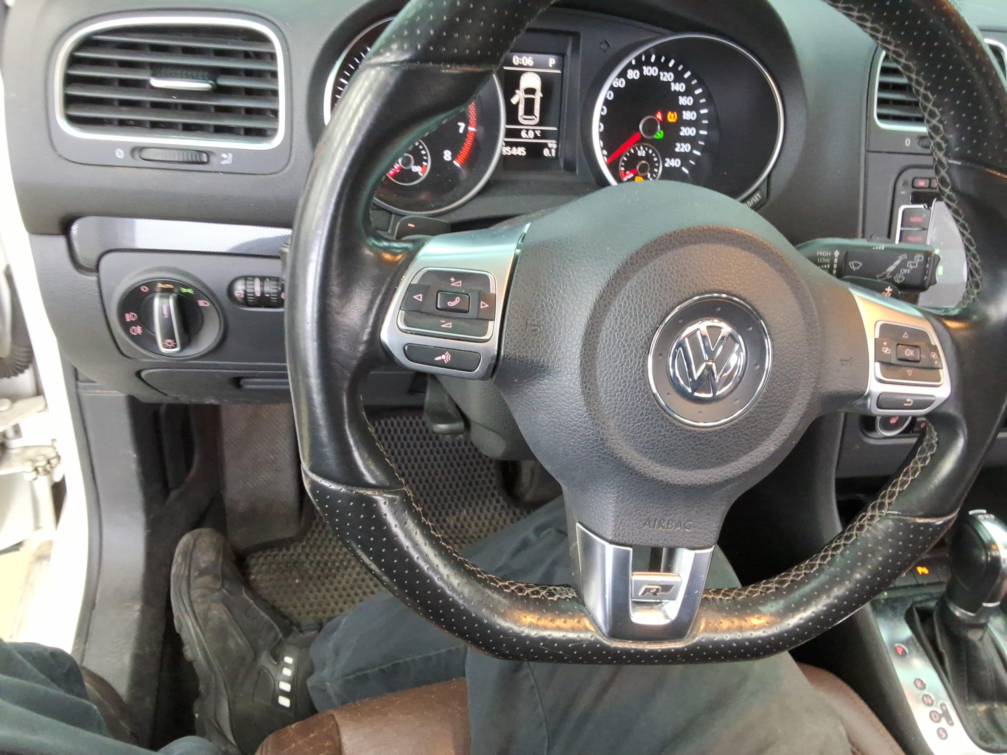 Volkswagen Golf - 17