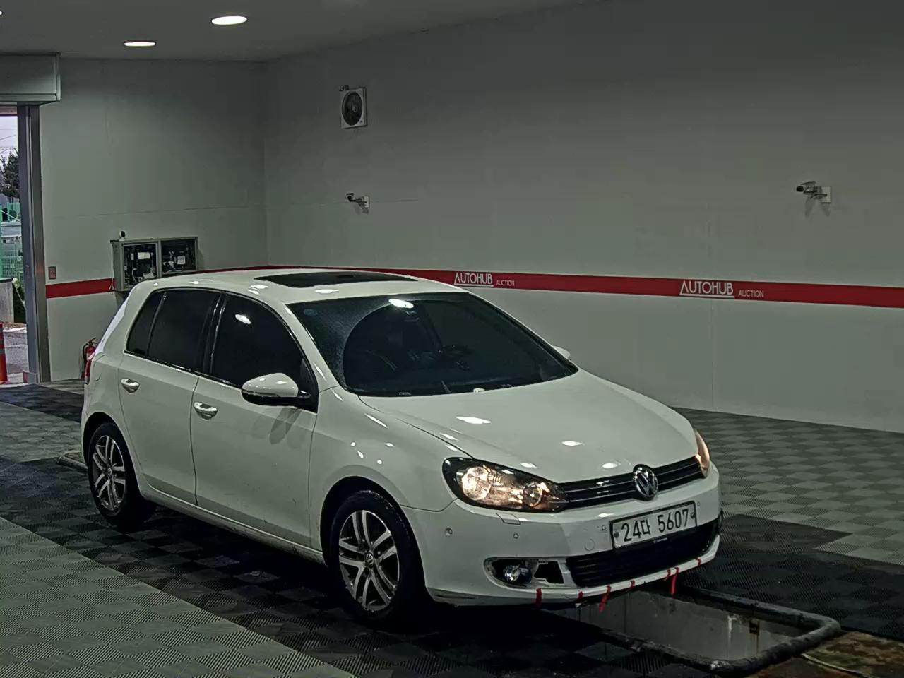 Volkswagen Golf - 2