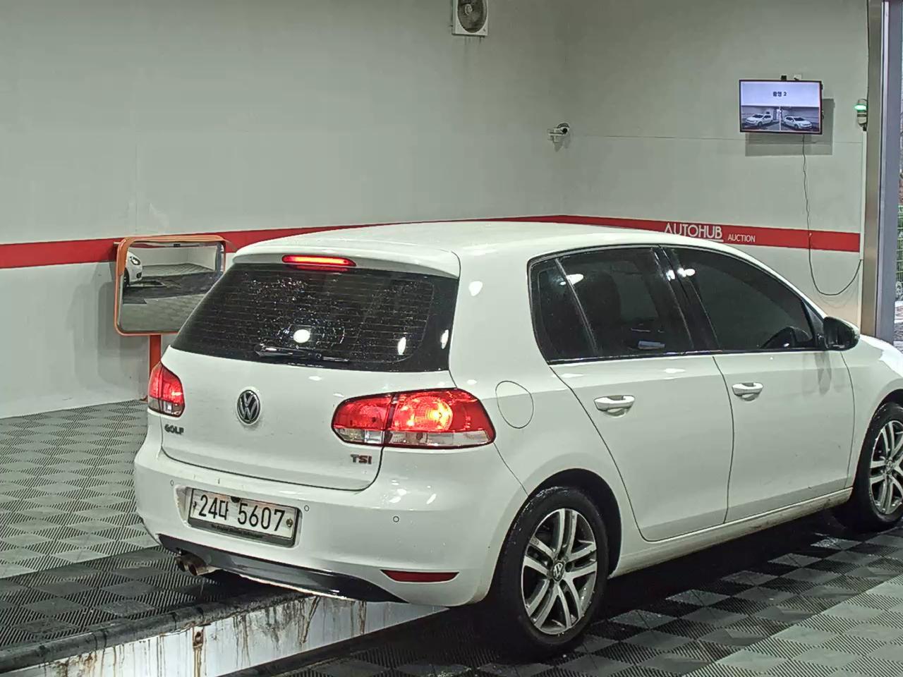 Volkswagen Golf - 4
