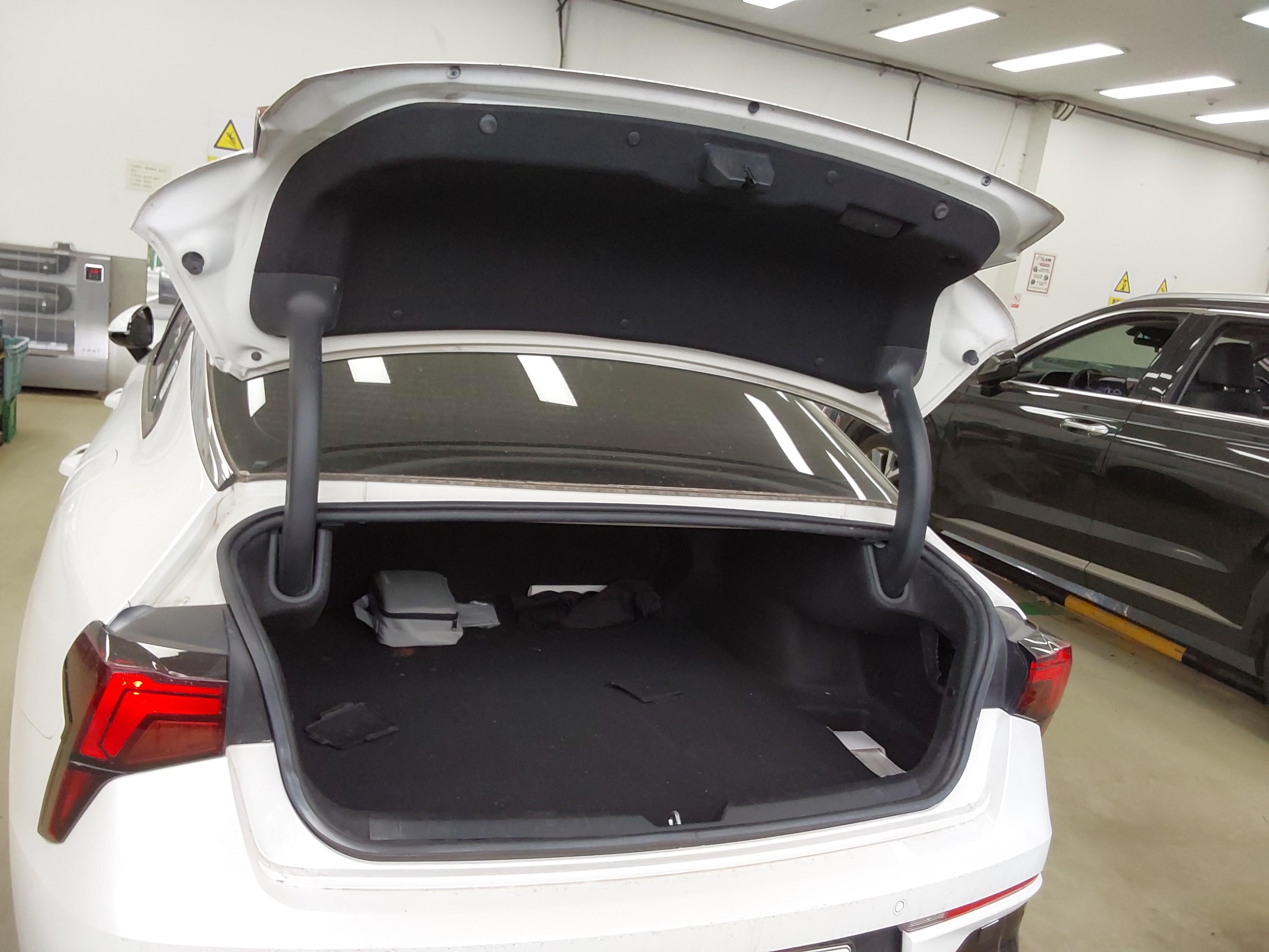 Kia K5 2024 - Image 12