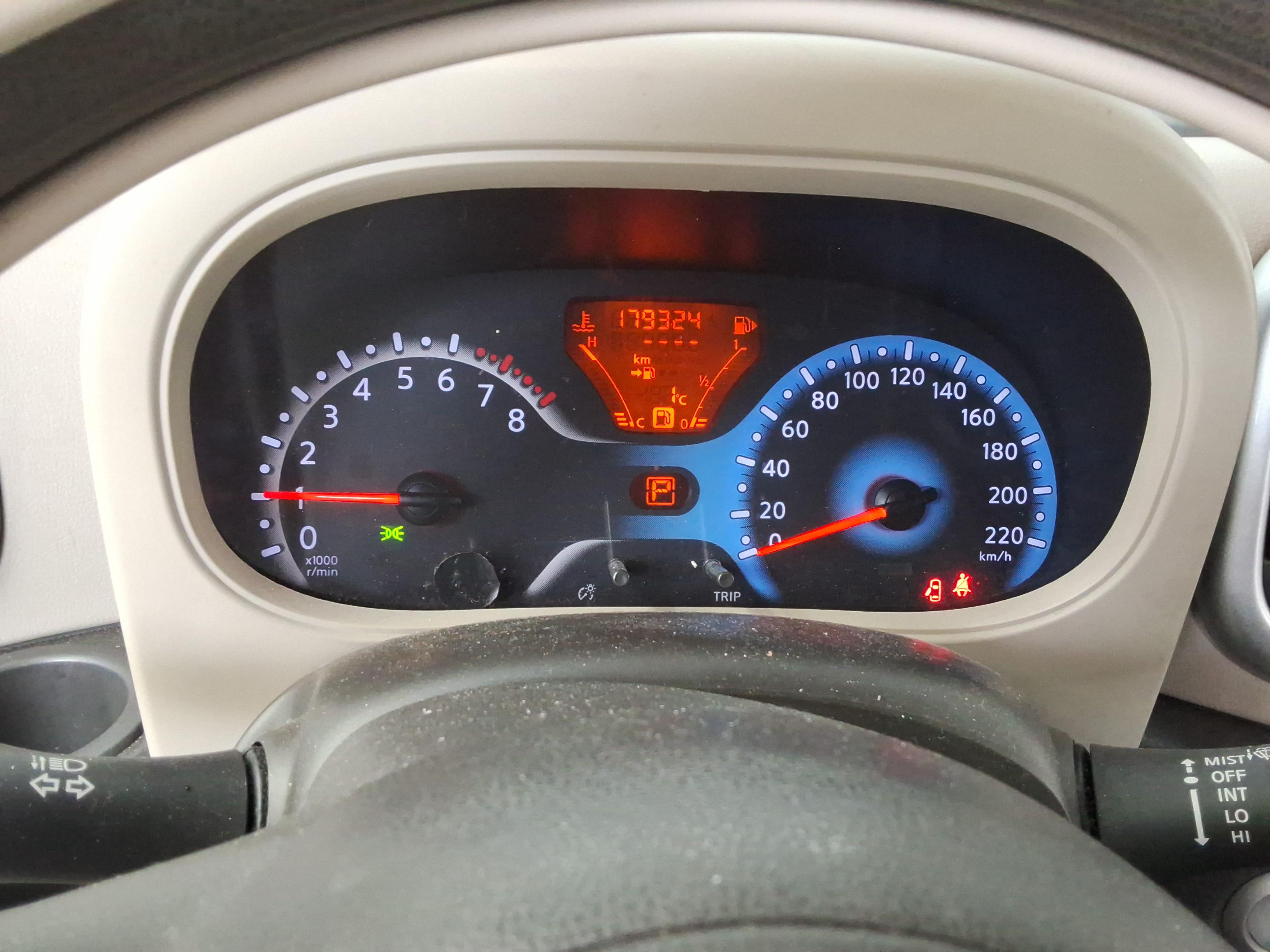 Nissan Cube - 8