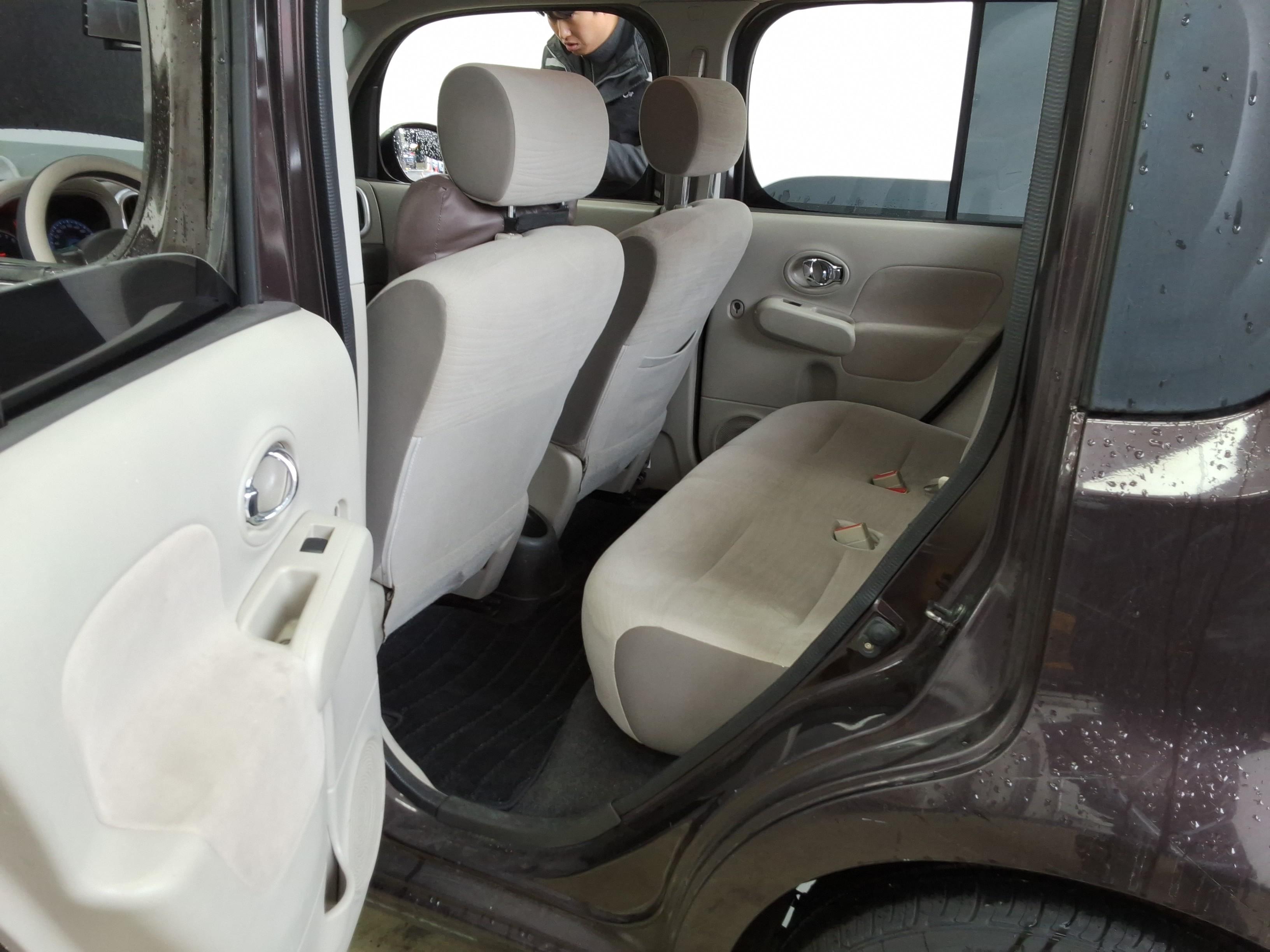 Nissan Cube - 10