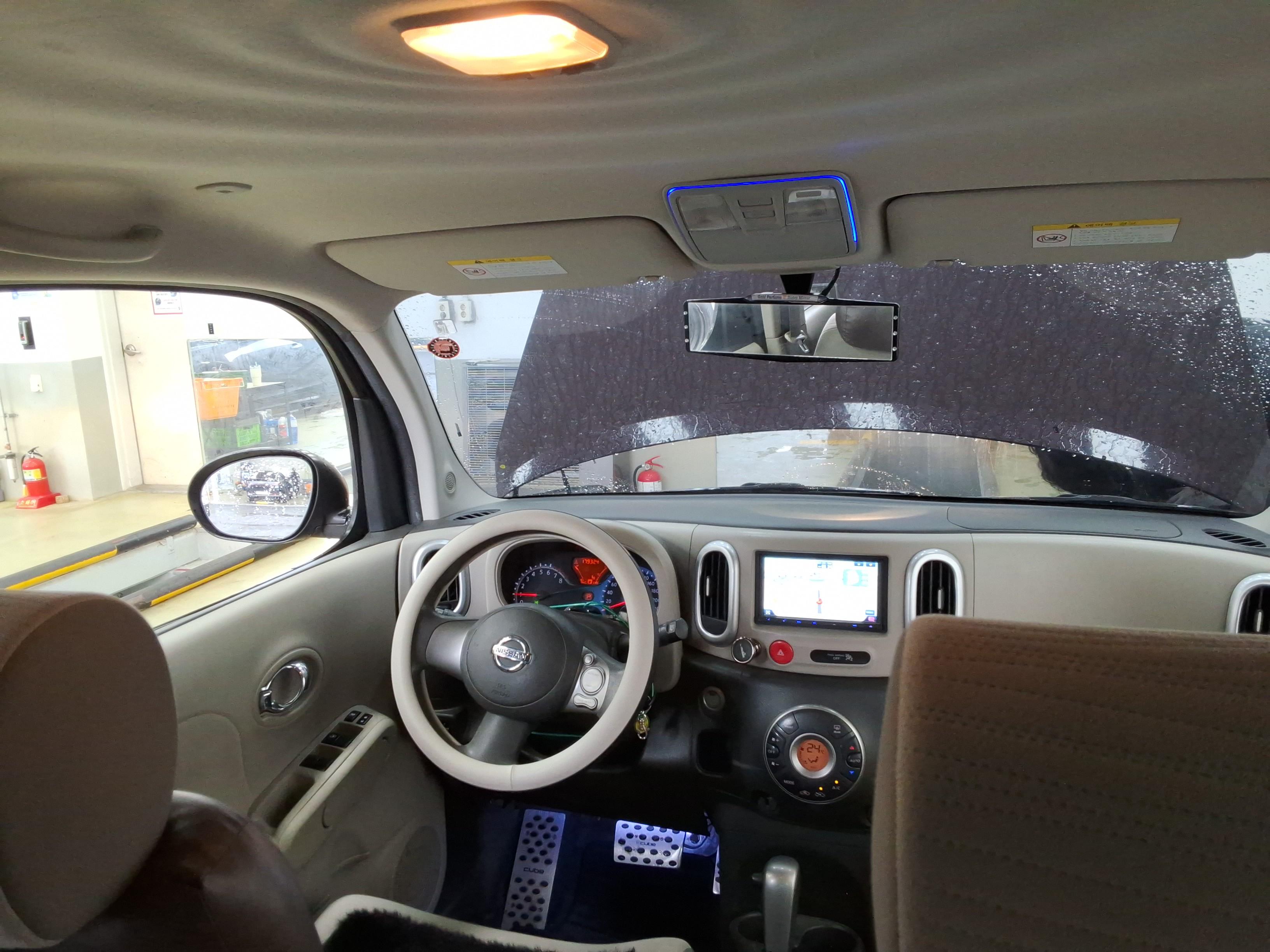 Nissan Cube - 13