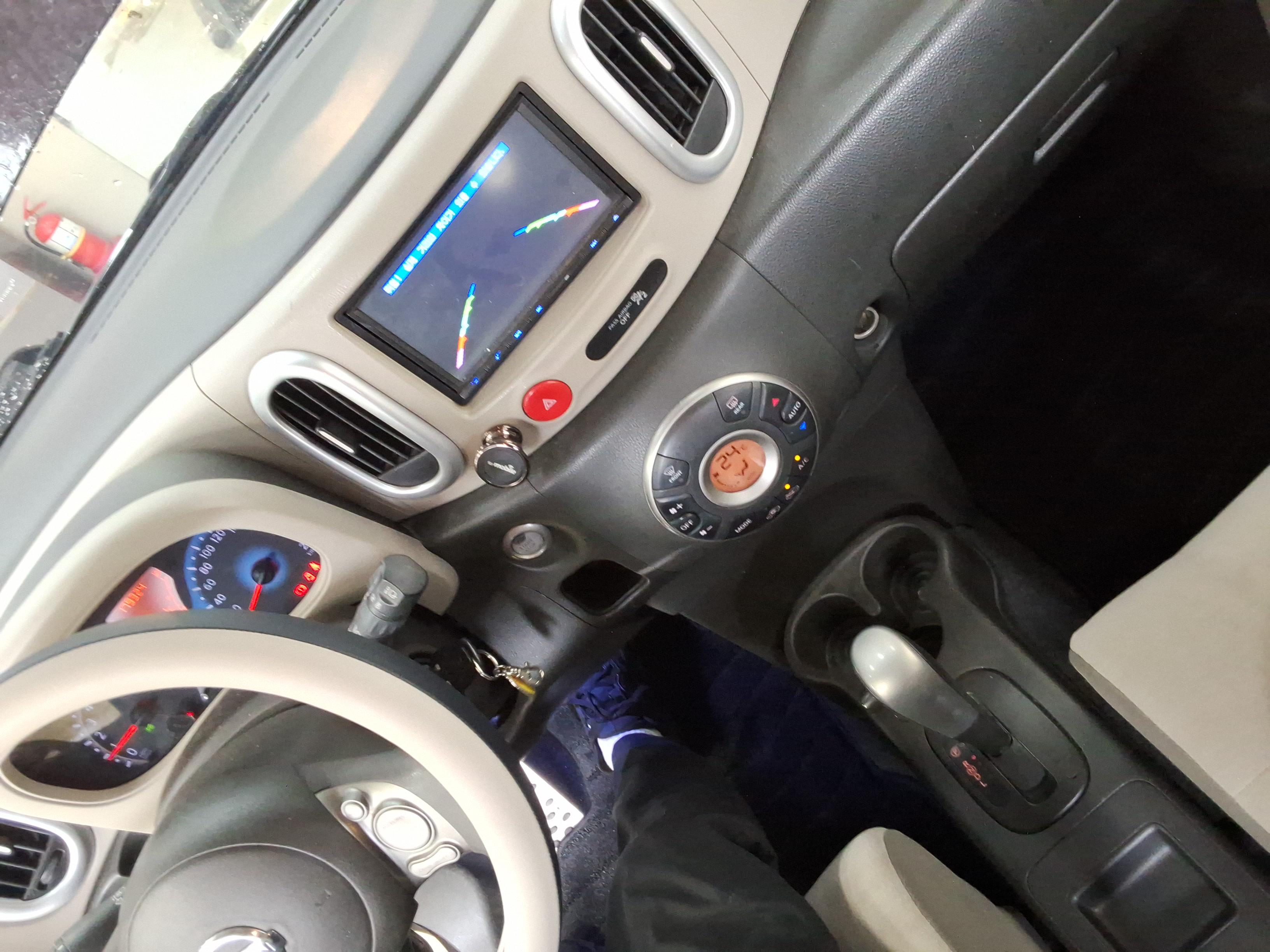 Nissan Cube - 16