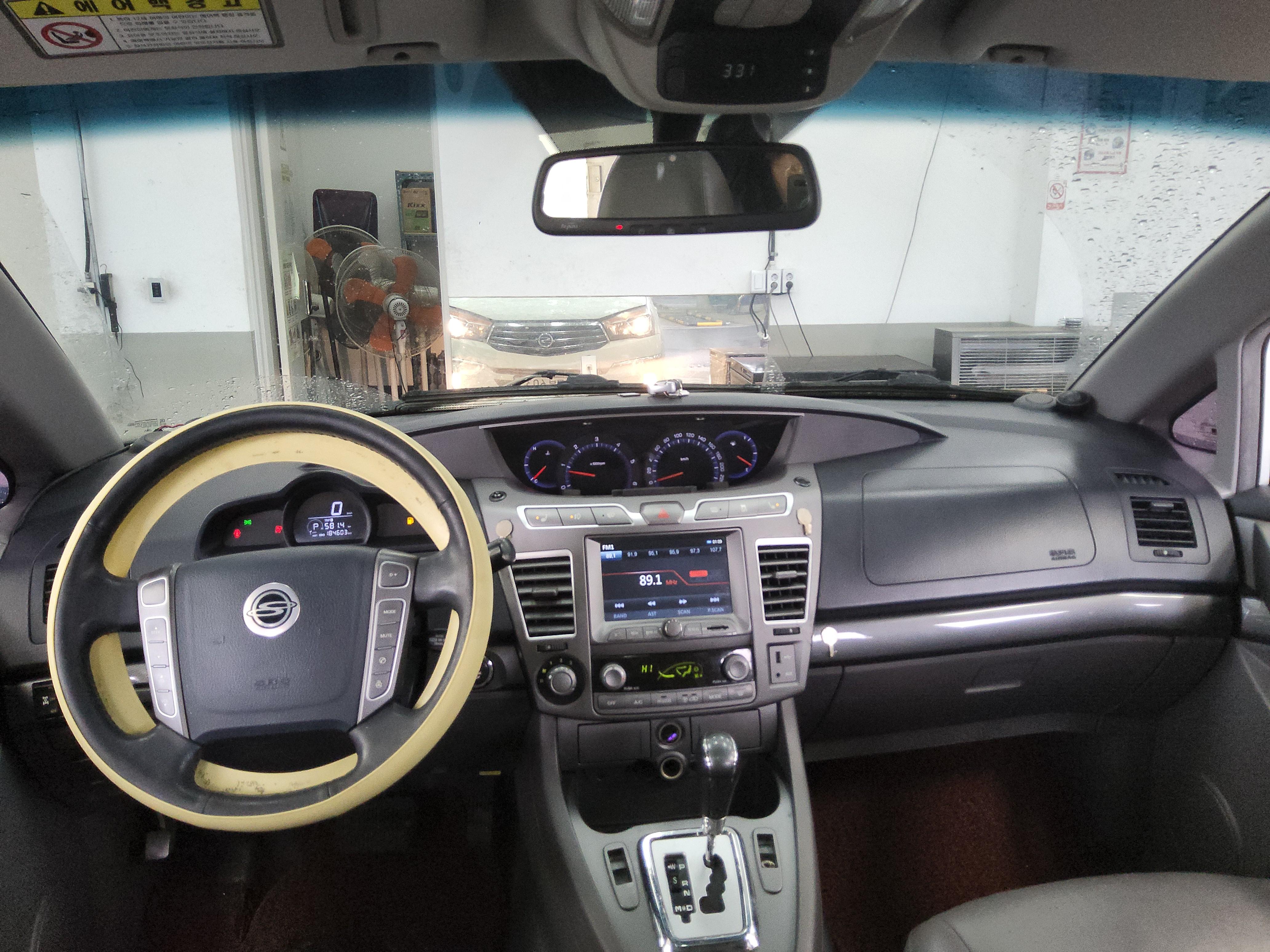 سانج يونج كوراندو توريزمو 2015 - صورة 10