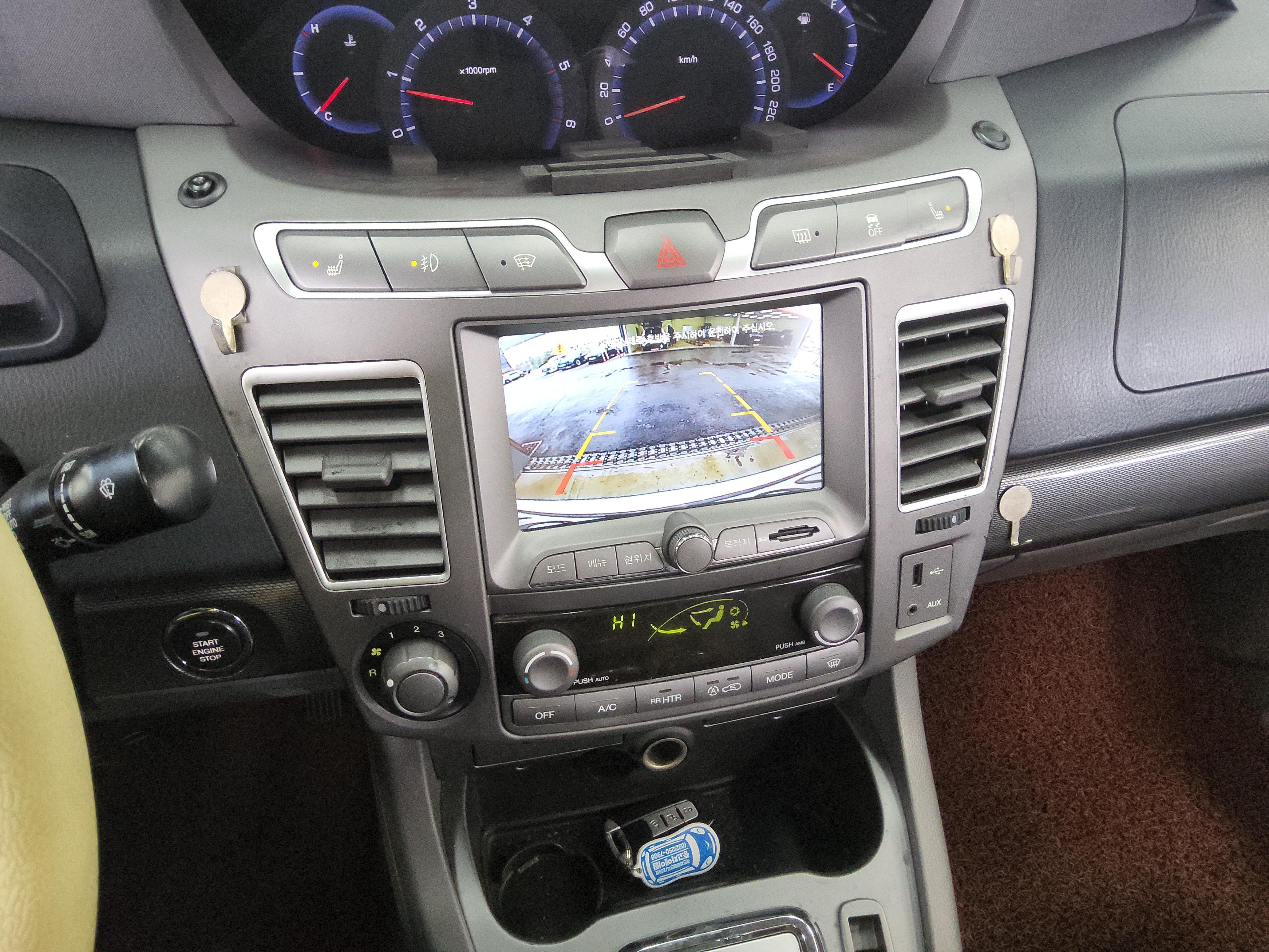 سانج يونج كوراندو توريزمو 2015 - صورة 16