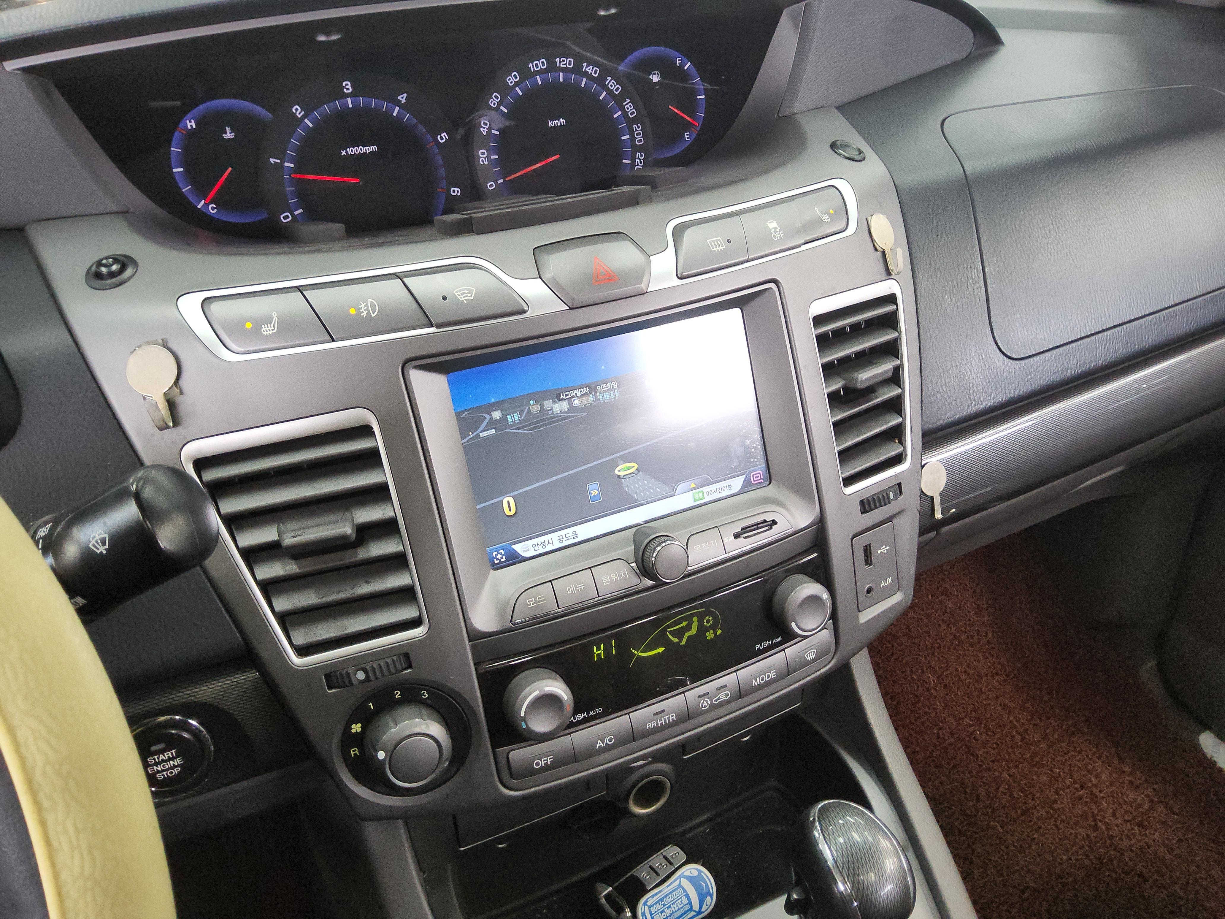 سانج يونج كوراندو توريزمو 2015 - صورة 17