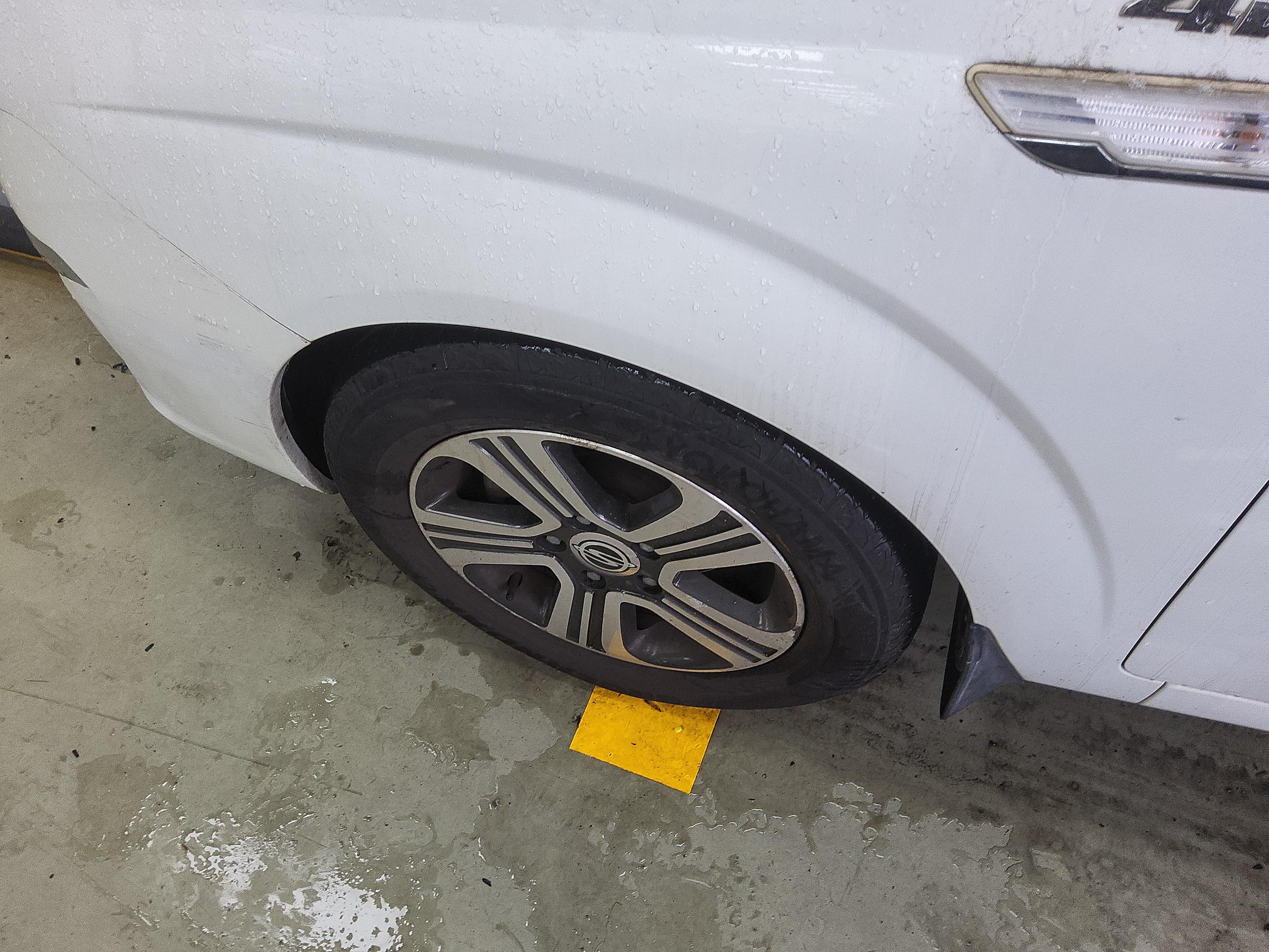 سانج يونج كوراندو توريزمو 2015 - صورة 20