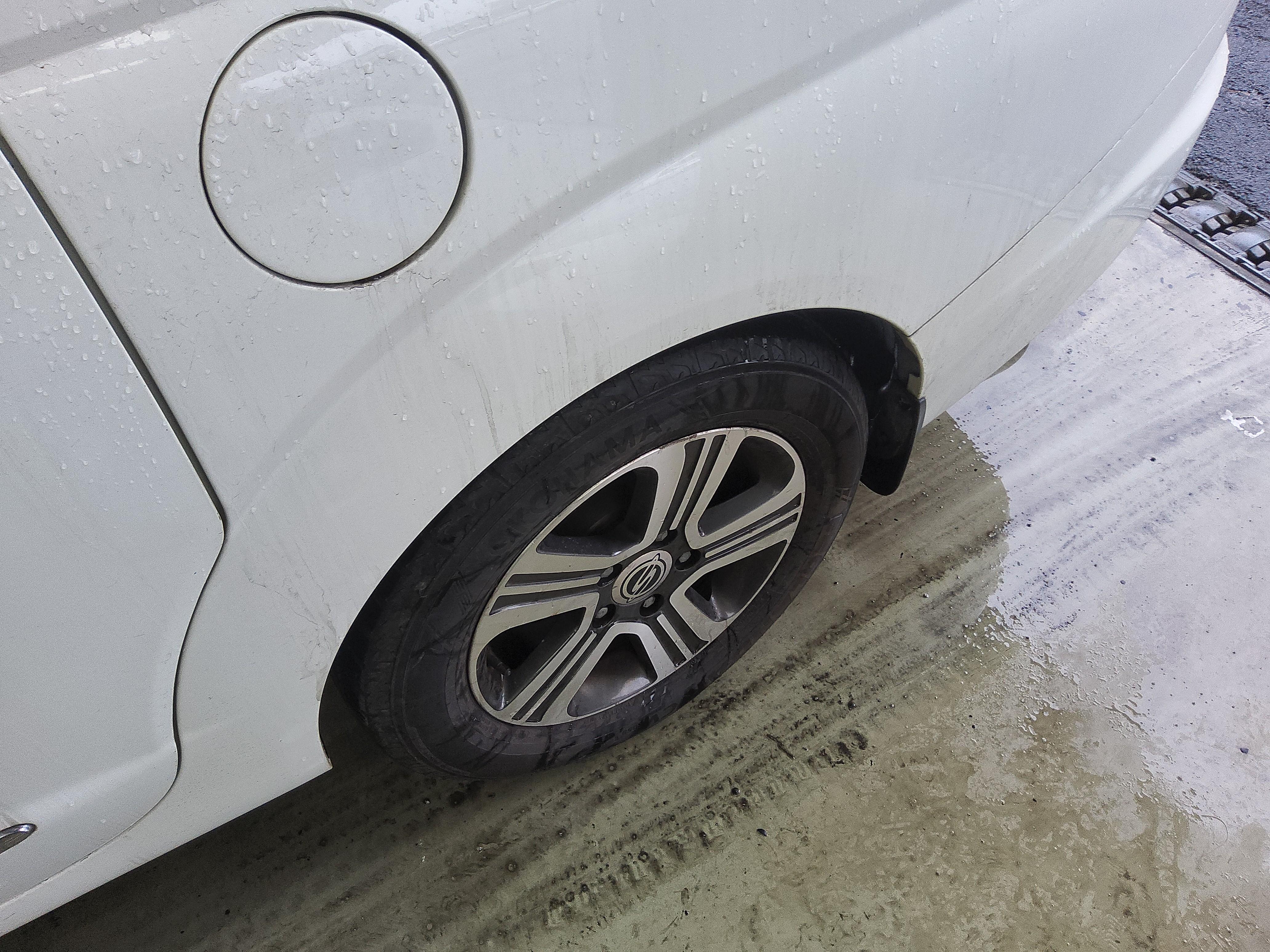 سانج يونج كوراندو توريزمو 2015 - صورة 21