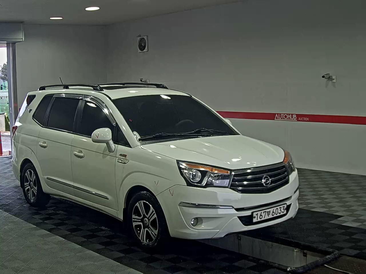 سانج يونج كوراندو توريزمو 2015 - صورة 2