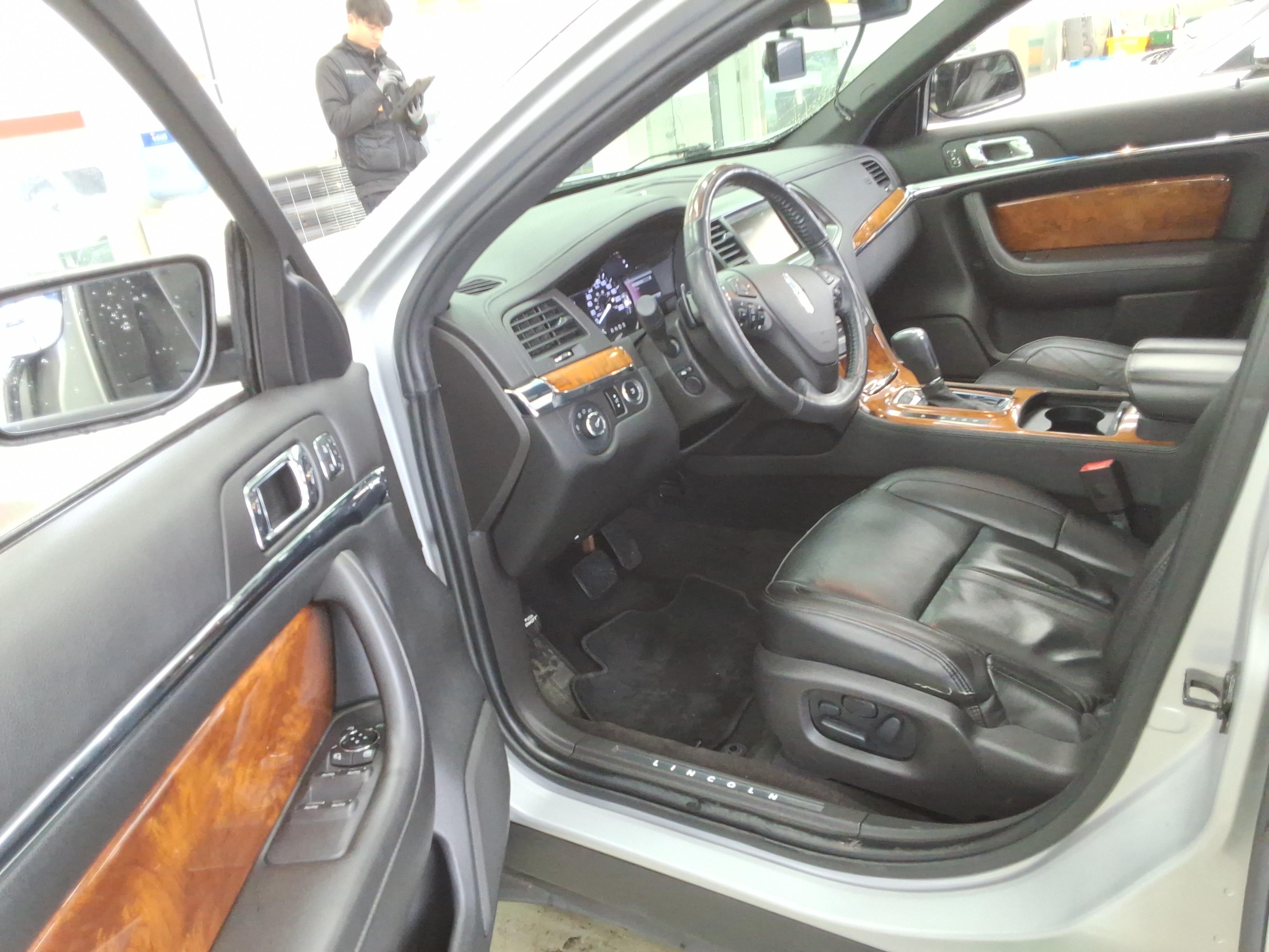 لينكولن MKS 2014 - صورة 10