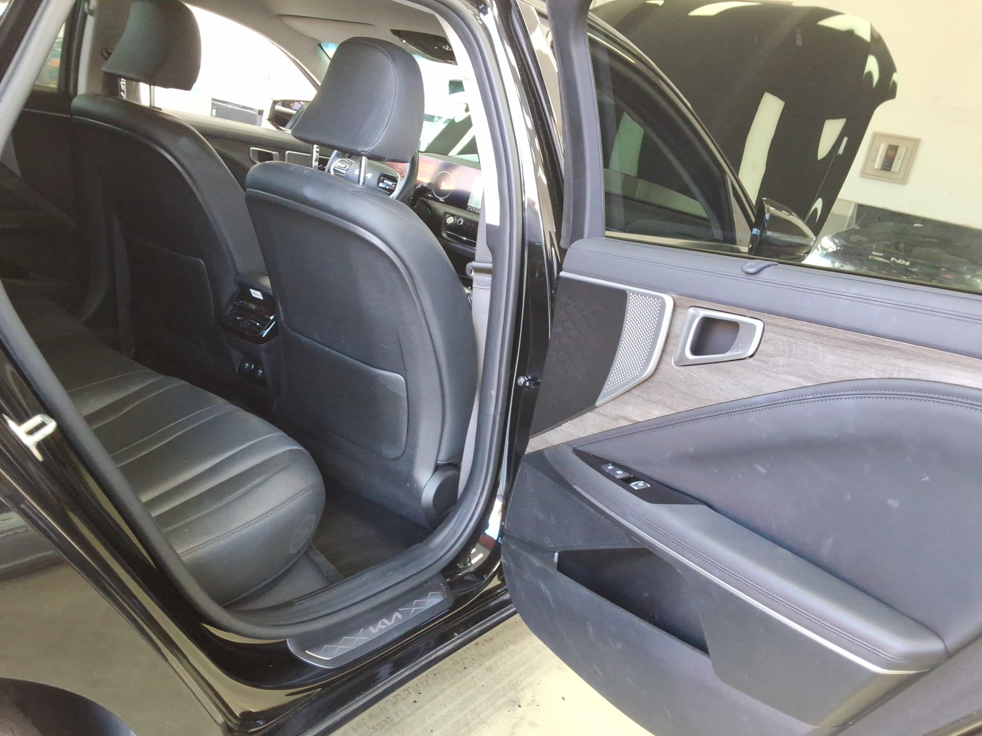 كيا K8 2023 - صورة 11