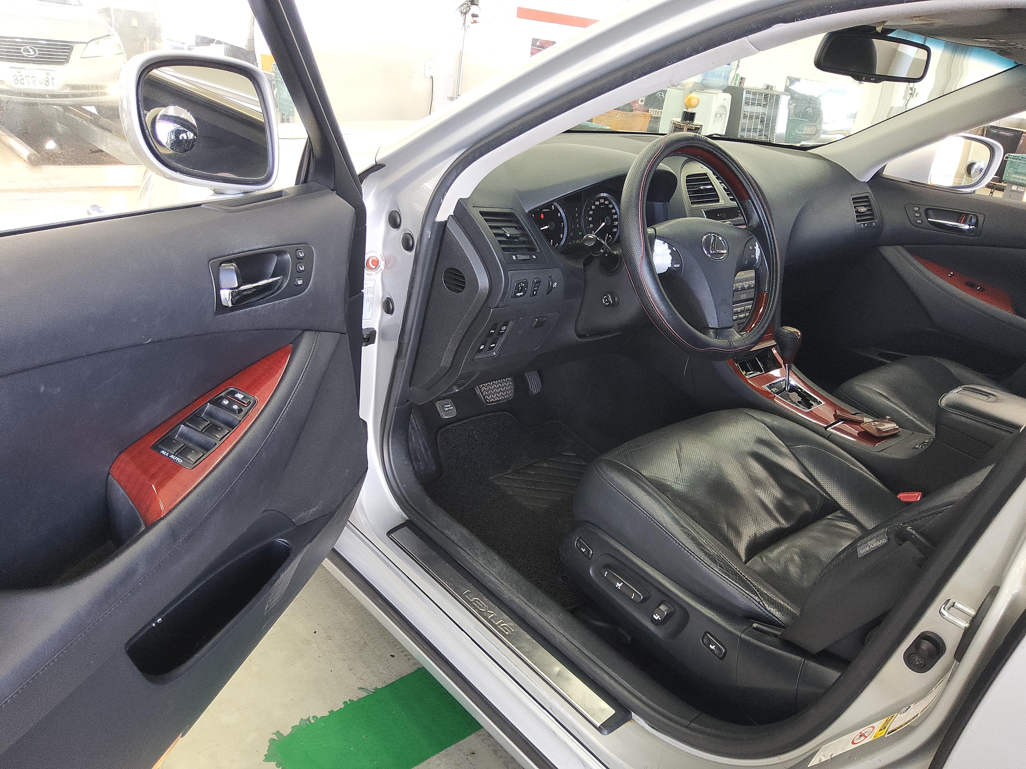 Lexus ES - 9