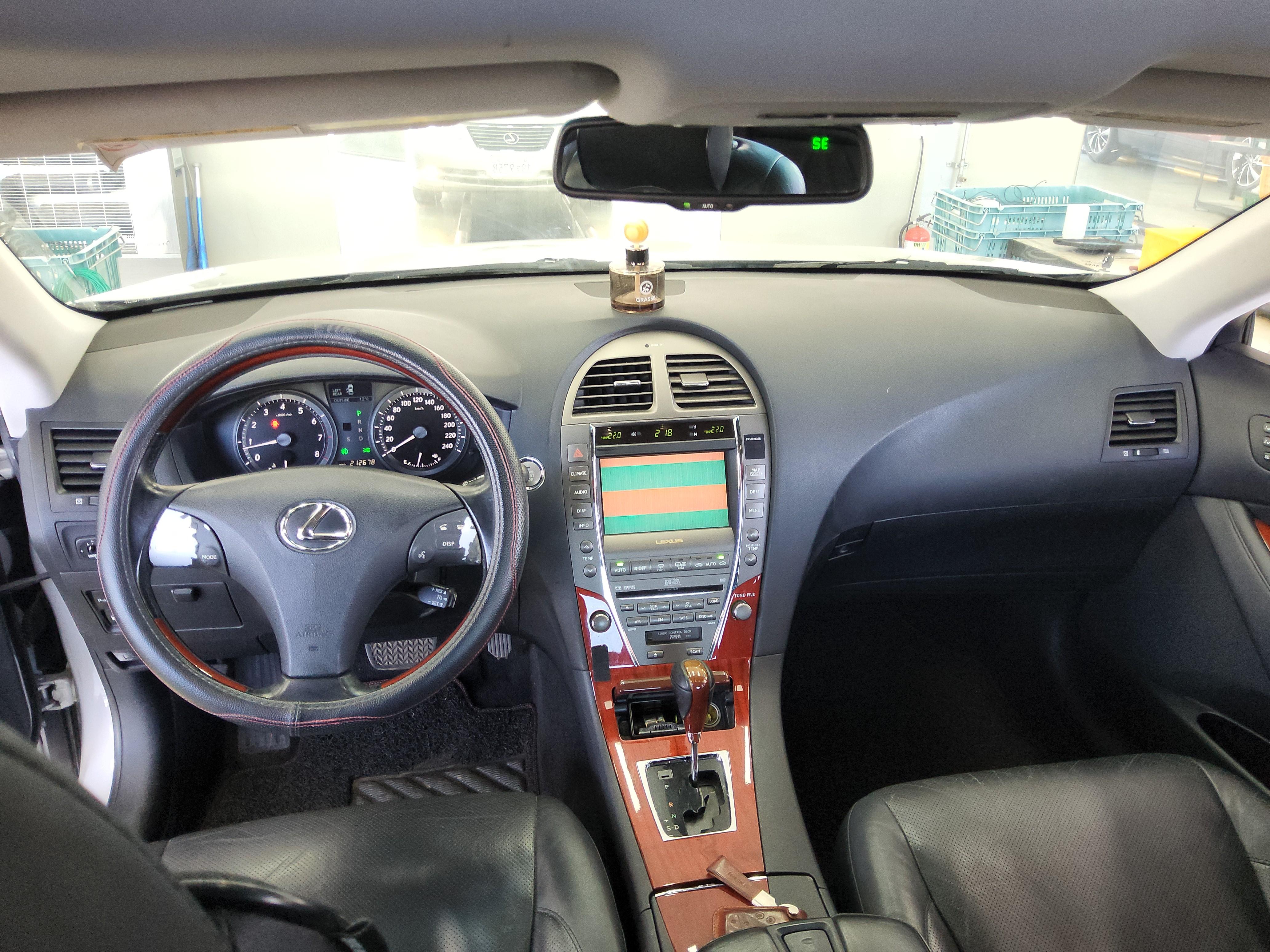 Lexus ES - 10