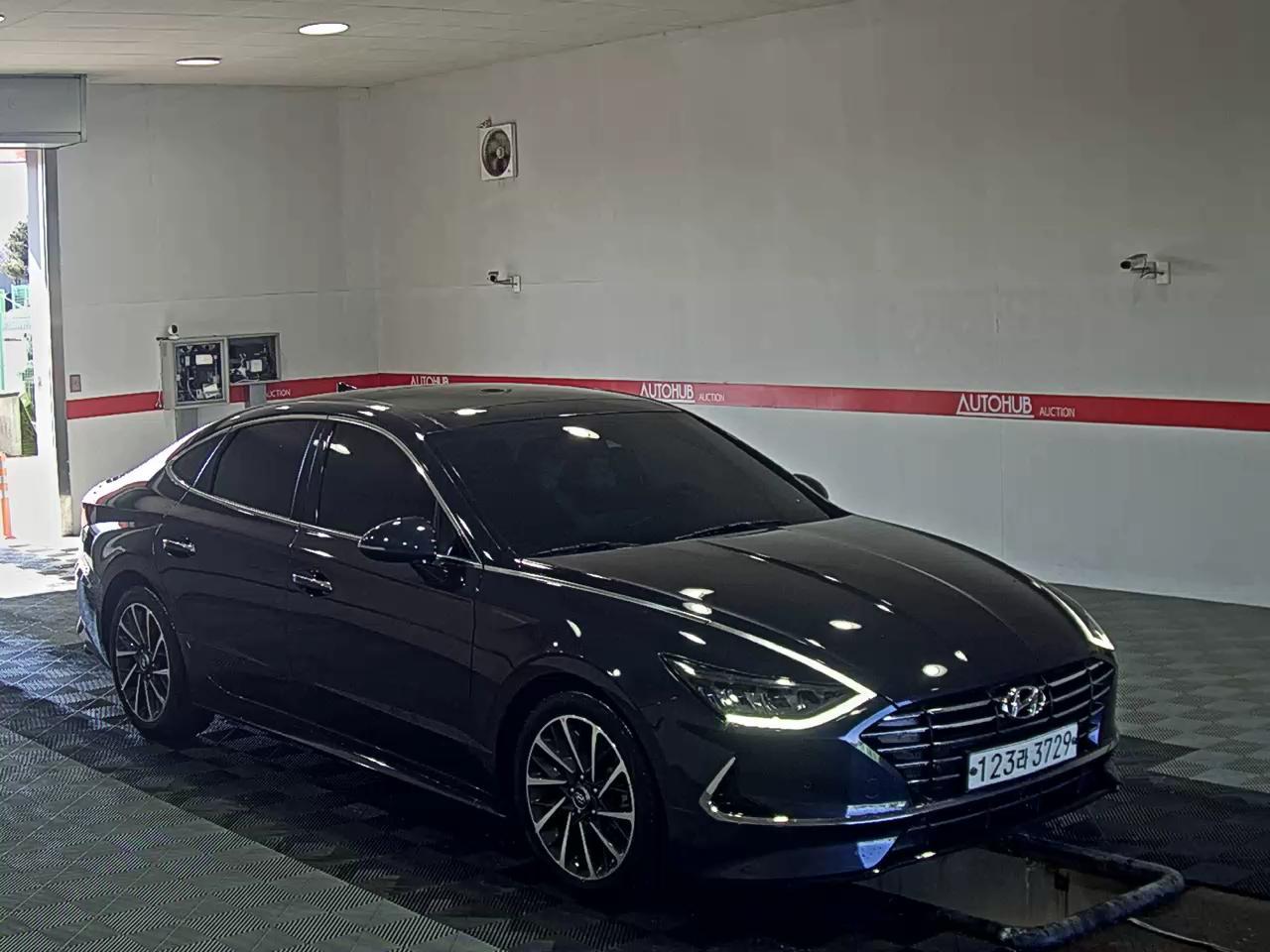 Hyundai Sonata 2020 - Image 2