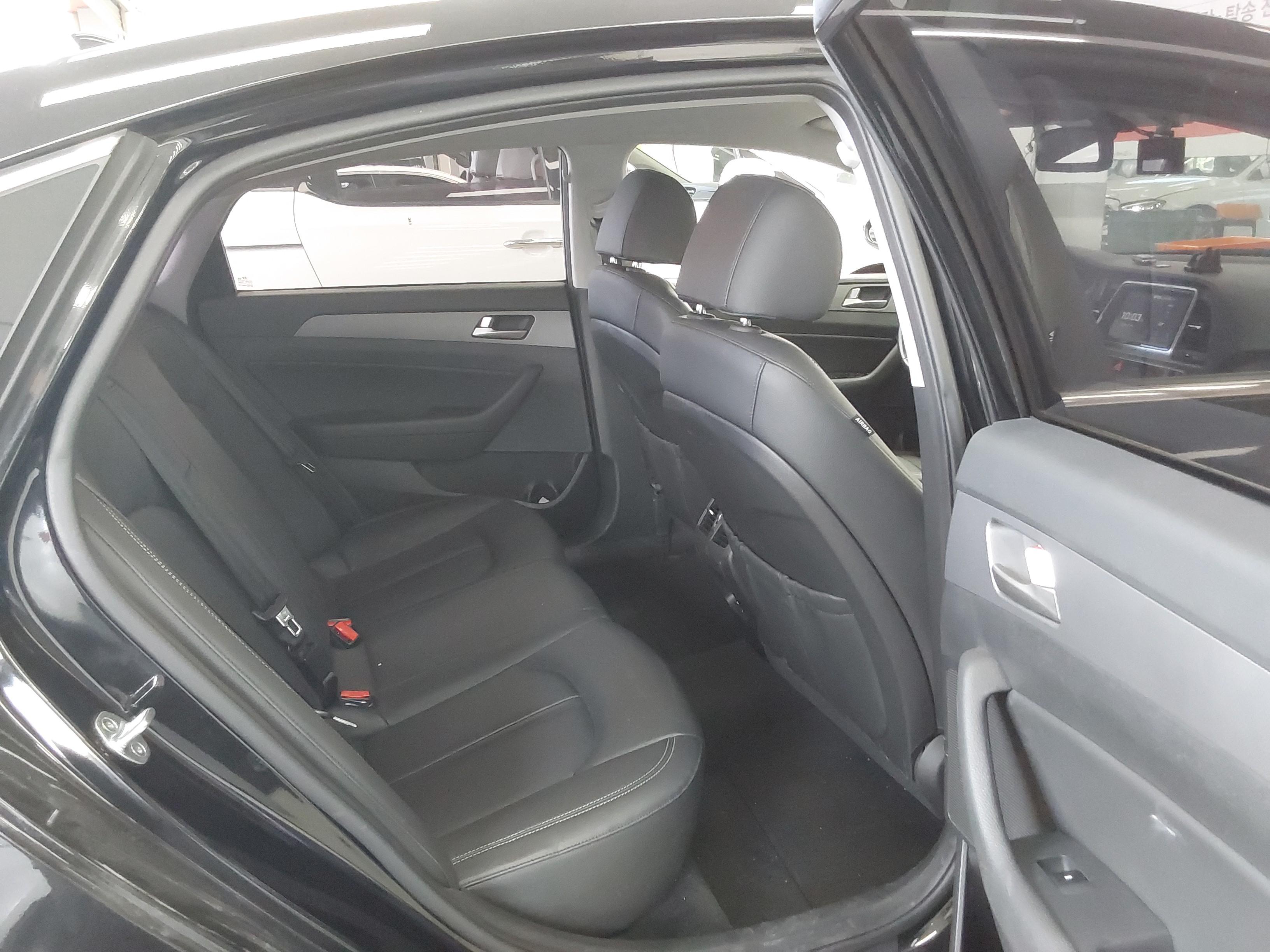Hyundai Sonata 2018 - Image 13