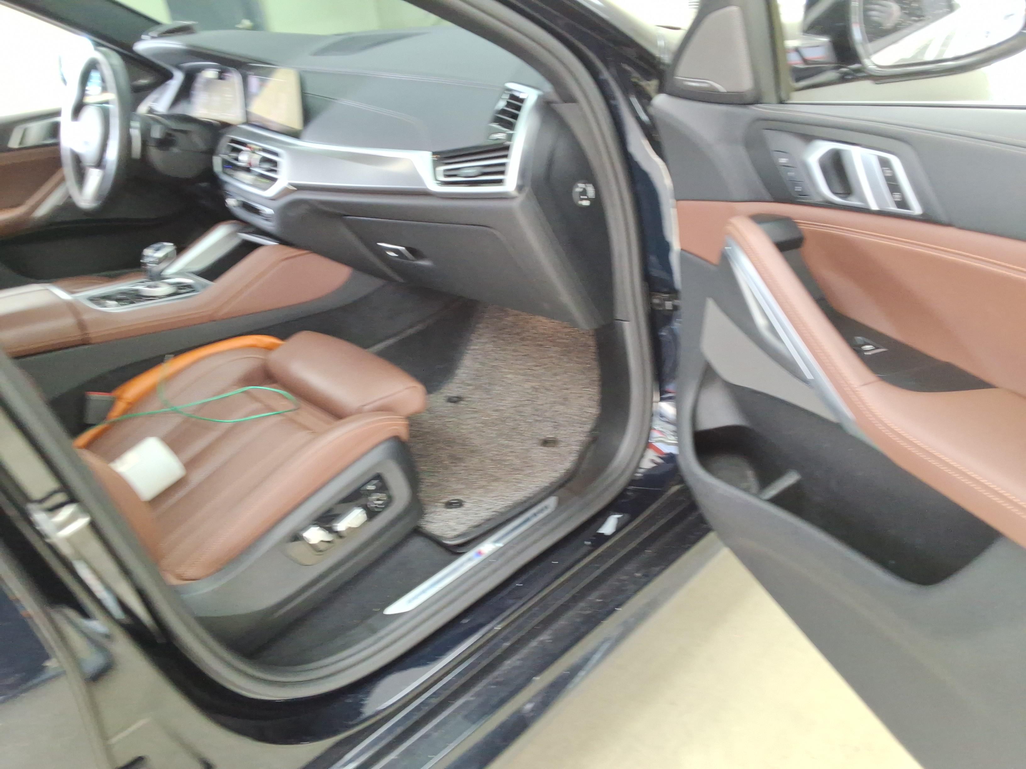 BMW X6 - 14